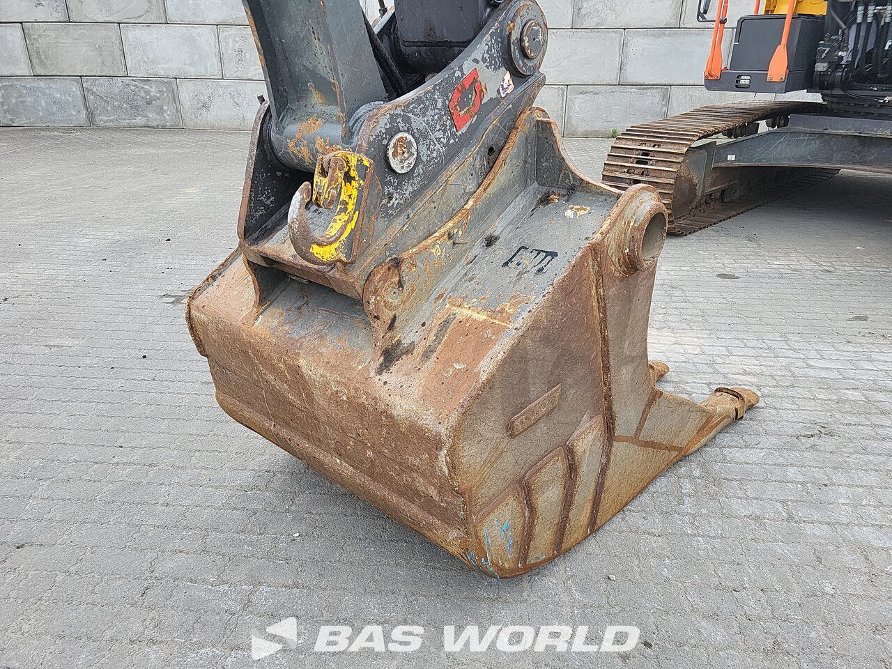 Other : Volvo EC200 E L Pelle sur chenilles