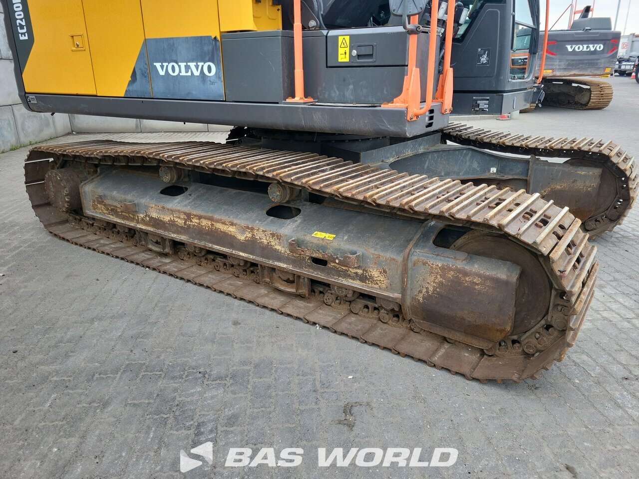 Other : Volvo EC200 E L Pelle sur chenilles
