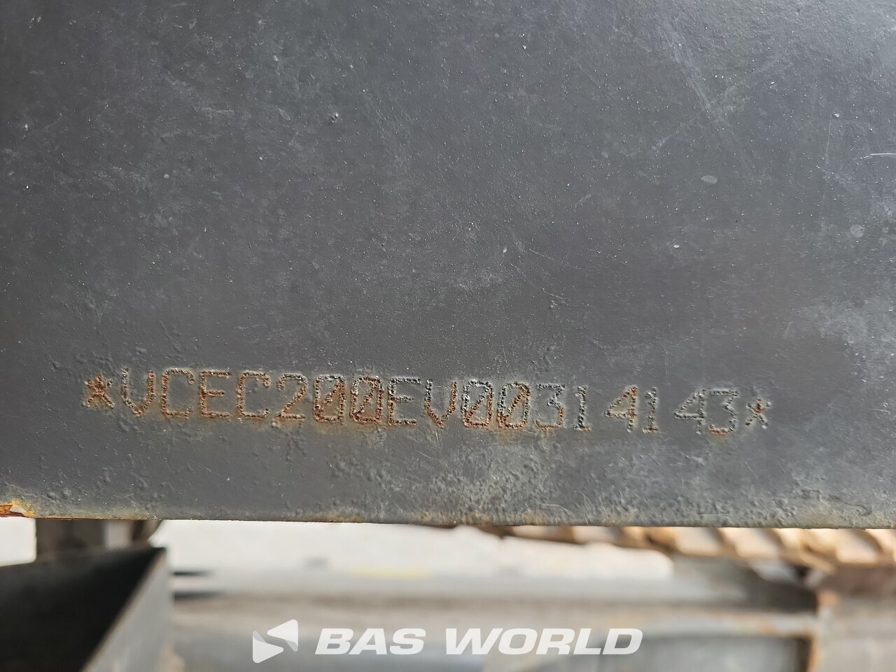 Other : Volvo EC200 E L Pelle sur chenilles