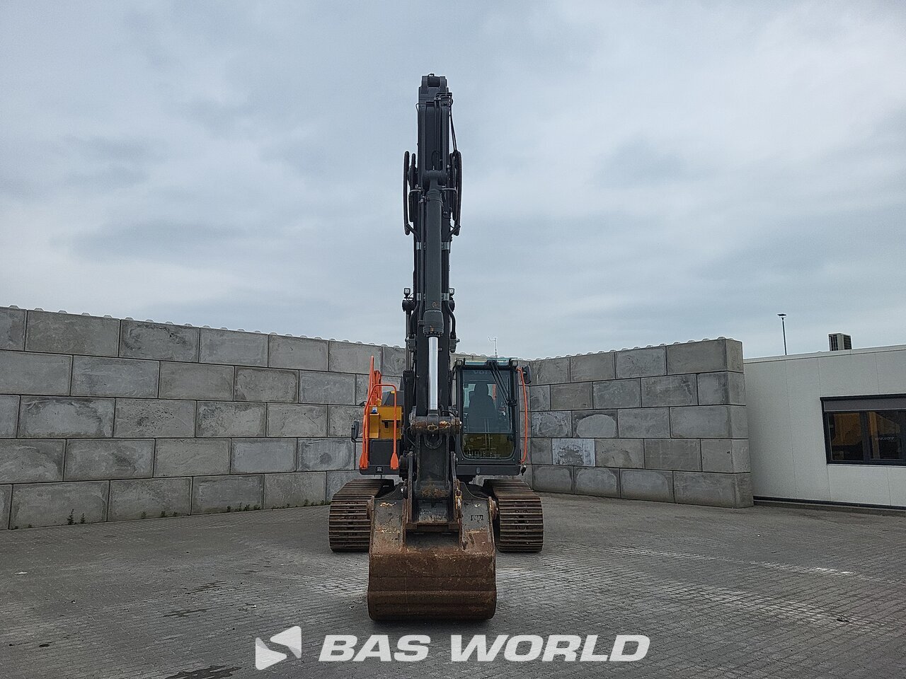 Other : Volvo EC200 E L Pelle sur chenilles