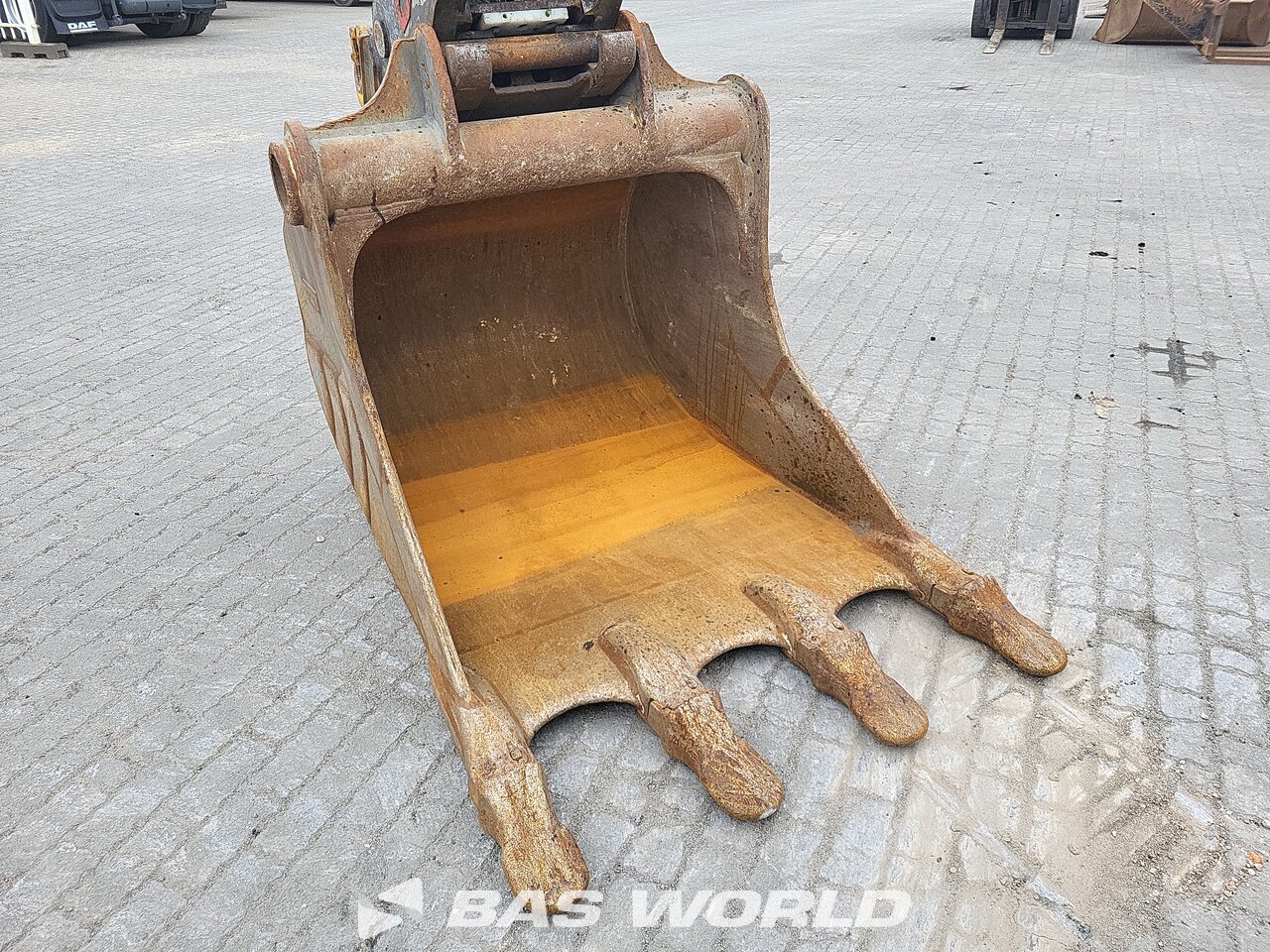 Other : Volvo EC200 E L Pelle sur chenilles