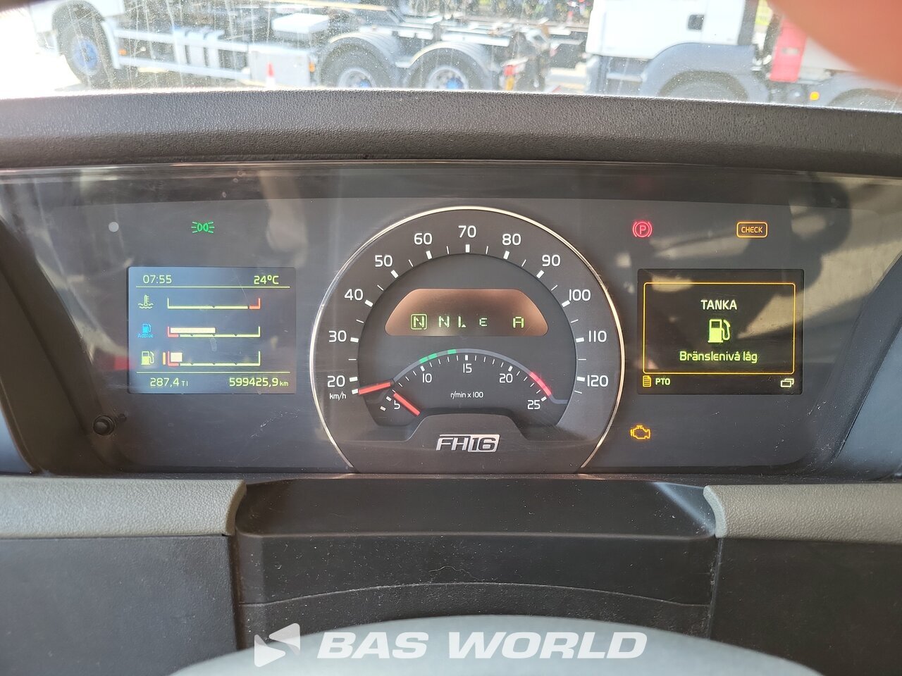Other : Volvo FH16 700 6X4 Joab camion à bras