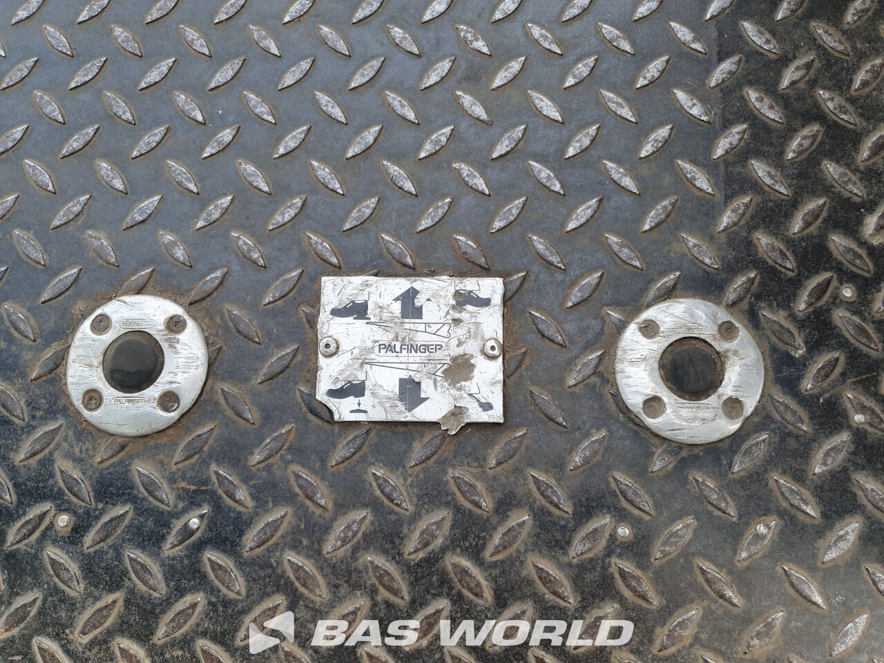 Other : Renault D 240 4X2 Grosse Carrosseries fourgons