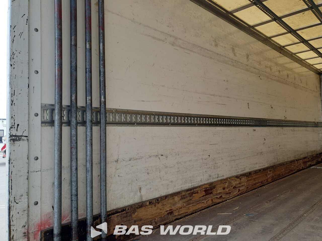 Other : Renault D 240 4X2 Grosse Carrosseries fourgons