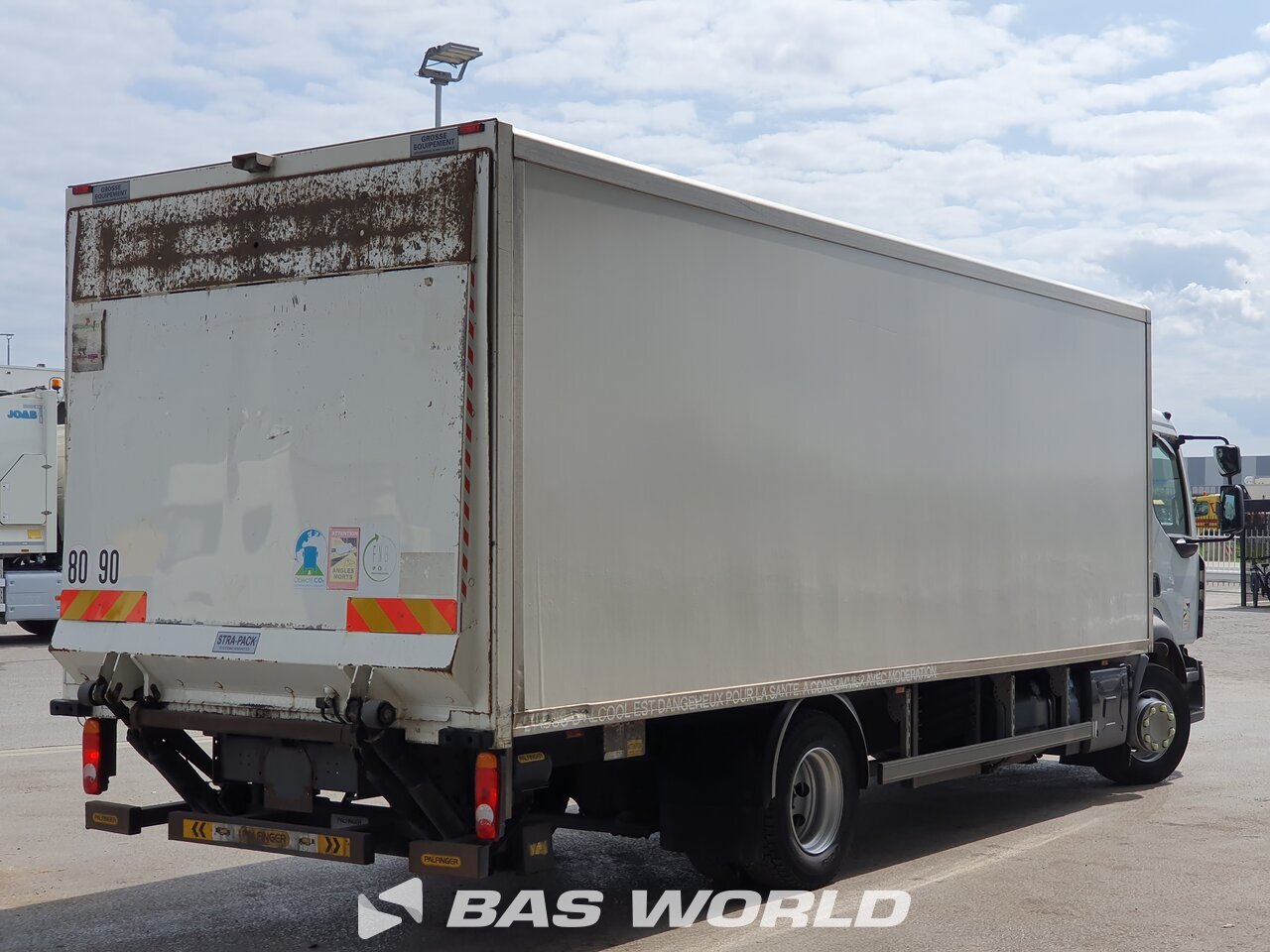 Other : Renault D 240 4X2 Grosse Carrosseries fourgons