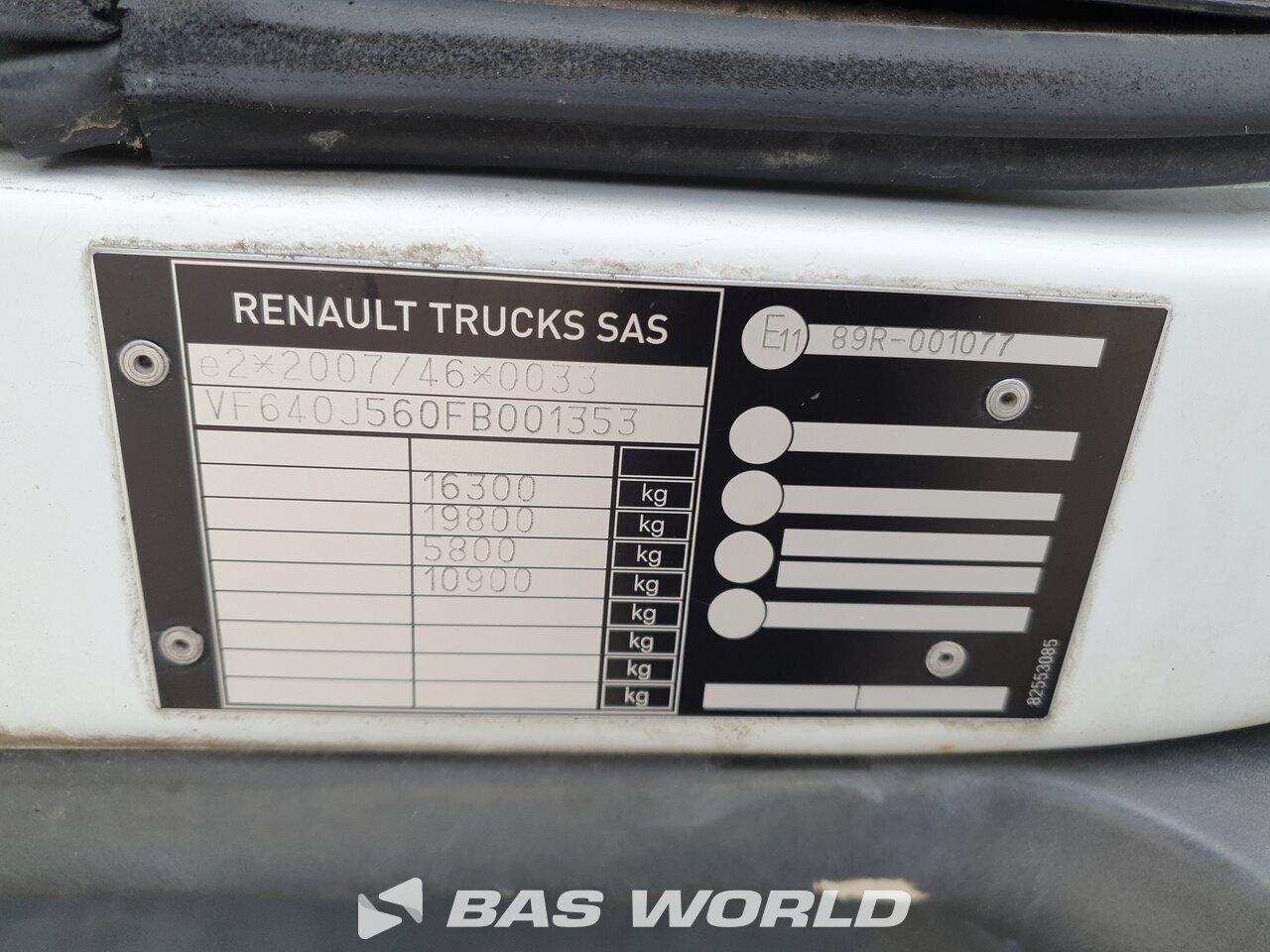 Other : Renault D 240 4X2 Grosse Carrosseries fourgons