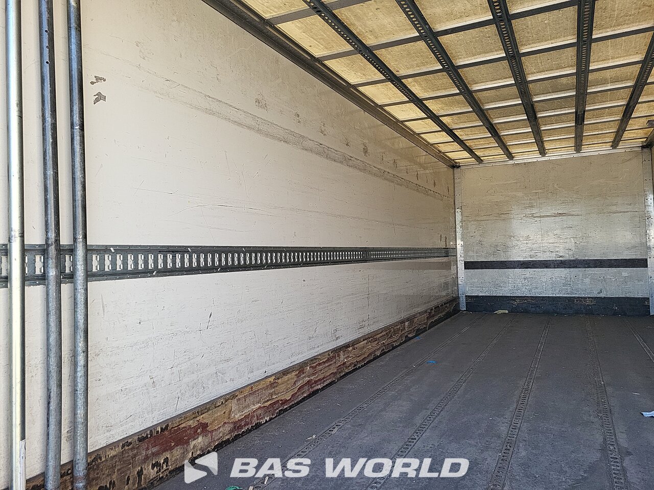 Other : Renault D 240 4X2 Grosse Carrosseries fourgons