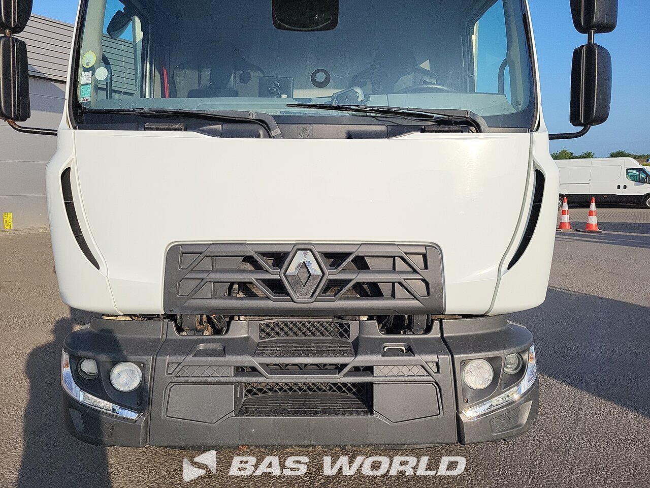 Other : Renault D 240 4X2 Grosse Carrosseries fourgons
