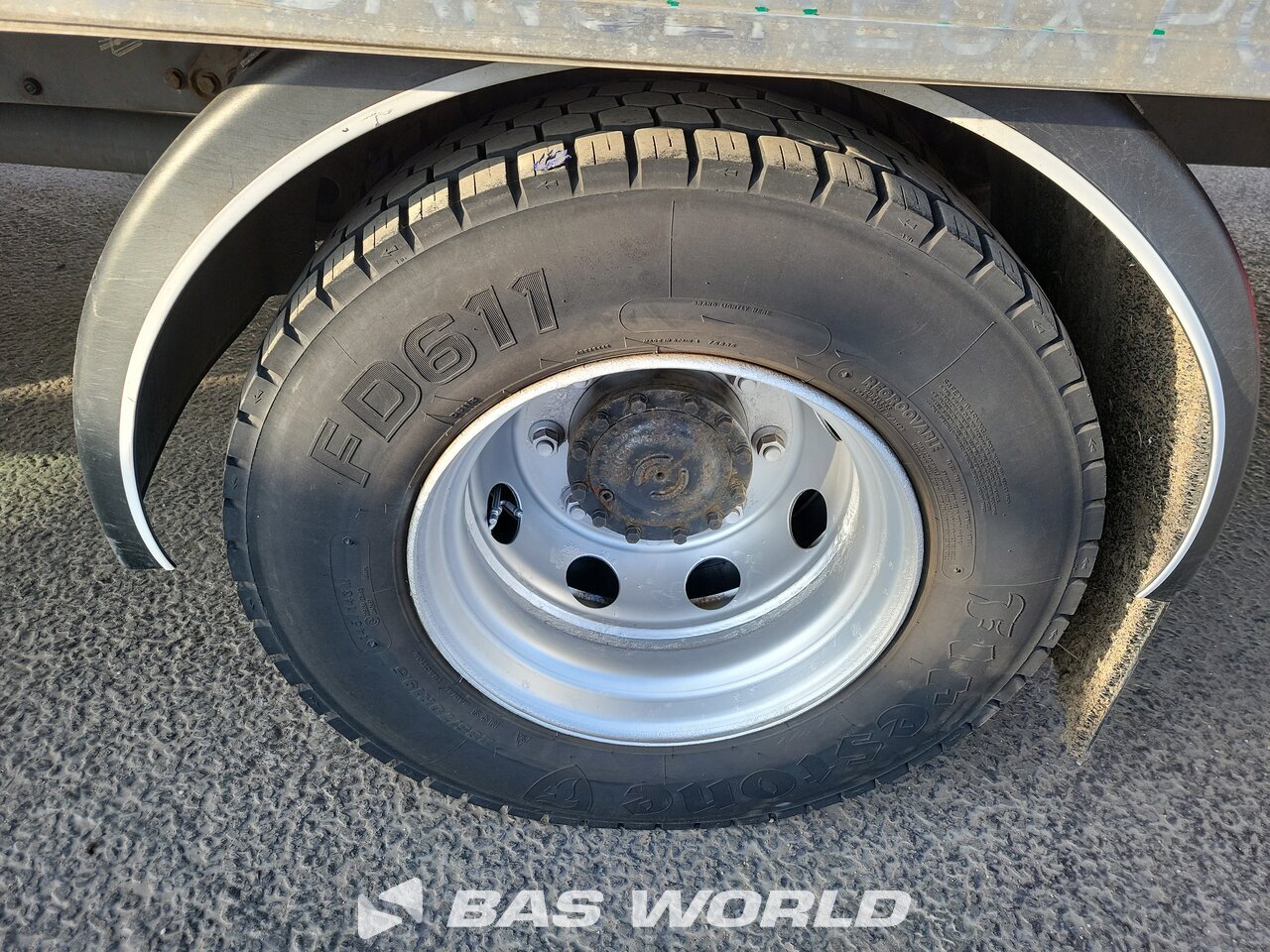 Other : Renault D 240 4X2 Grosse Carrosseries fourgons