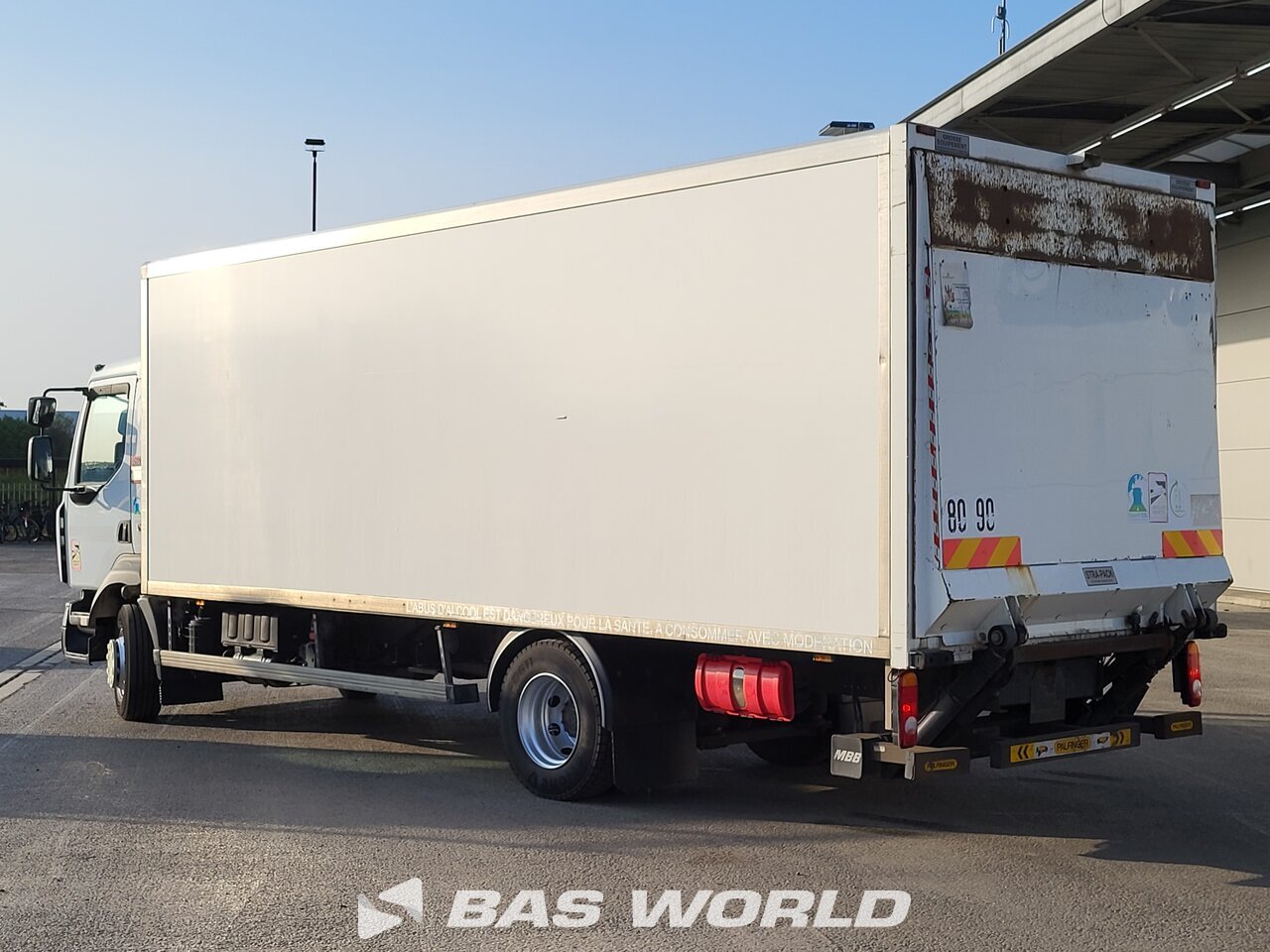 Other : Renault D 240 4X2 Grosse Carrosseries fourgons