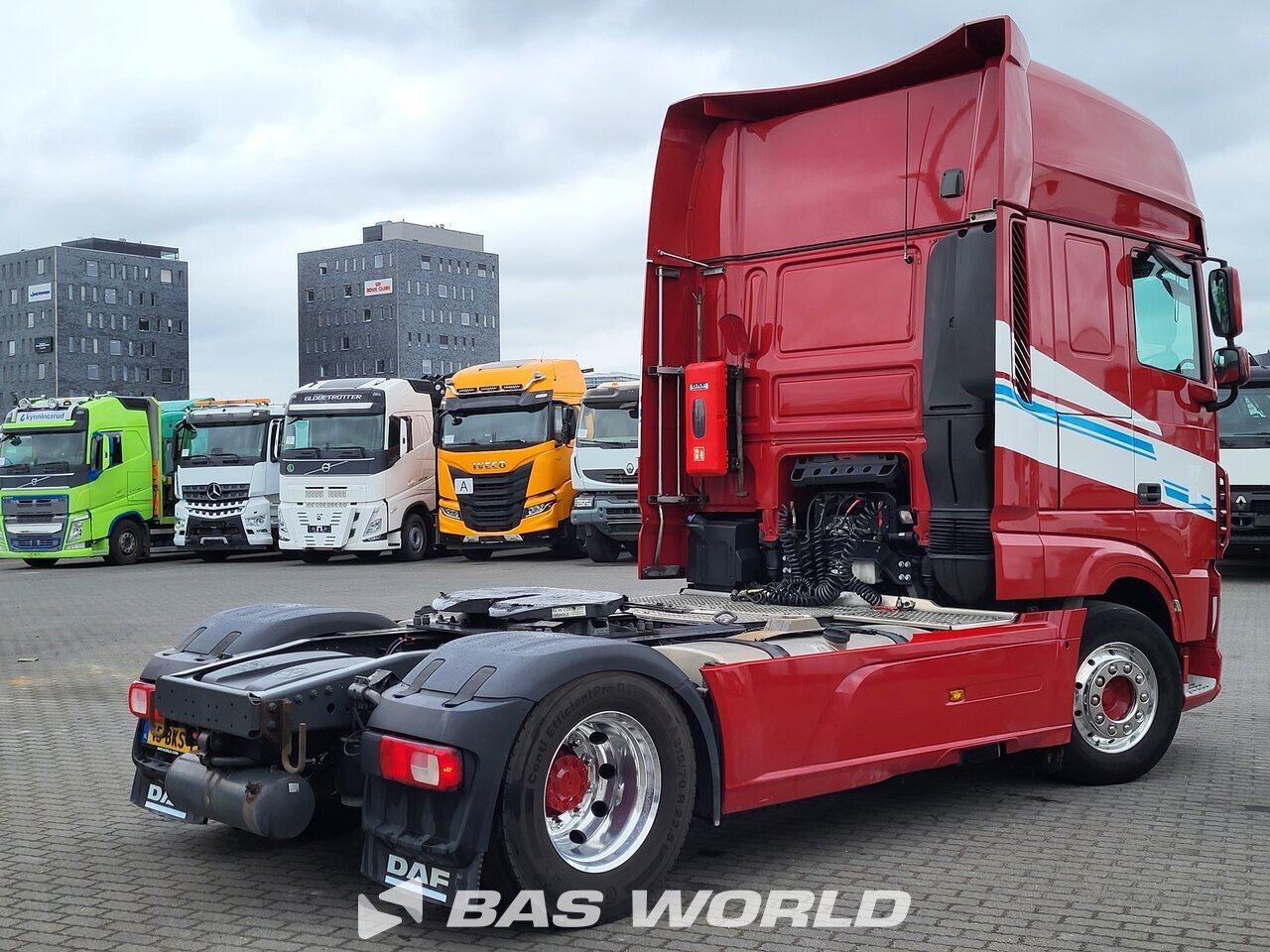 Back right : DAF XF 480 4X2 Tracteur routier