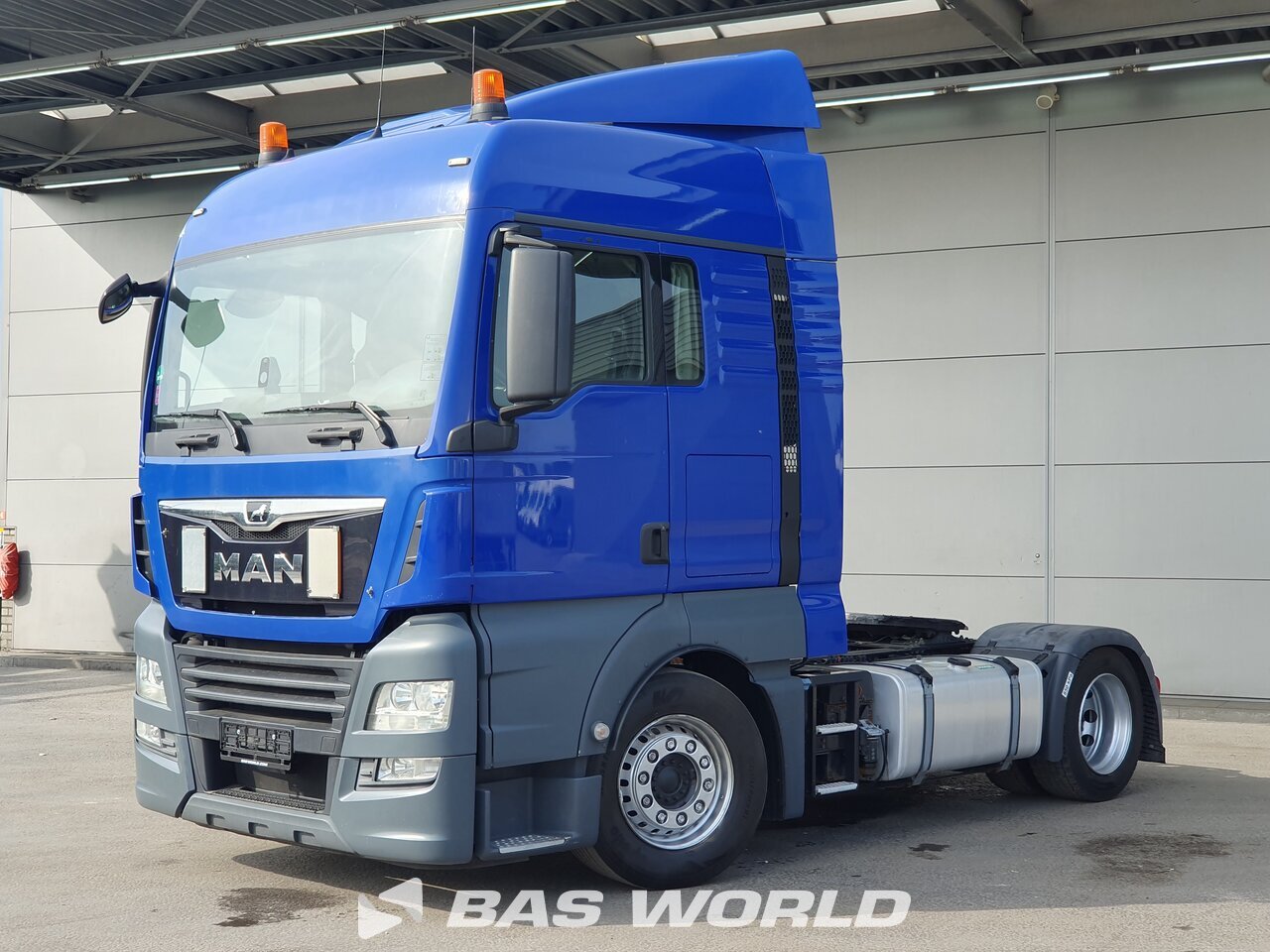 Front left : MAN TGX 18.460 4X2 Tracteur routier