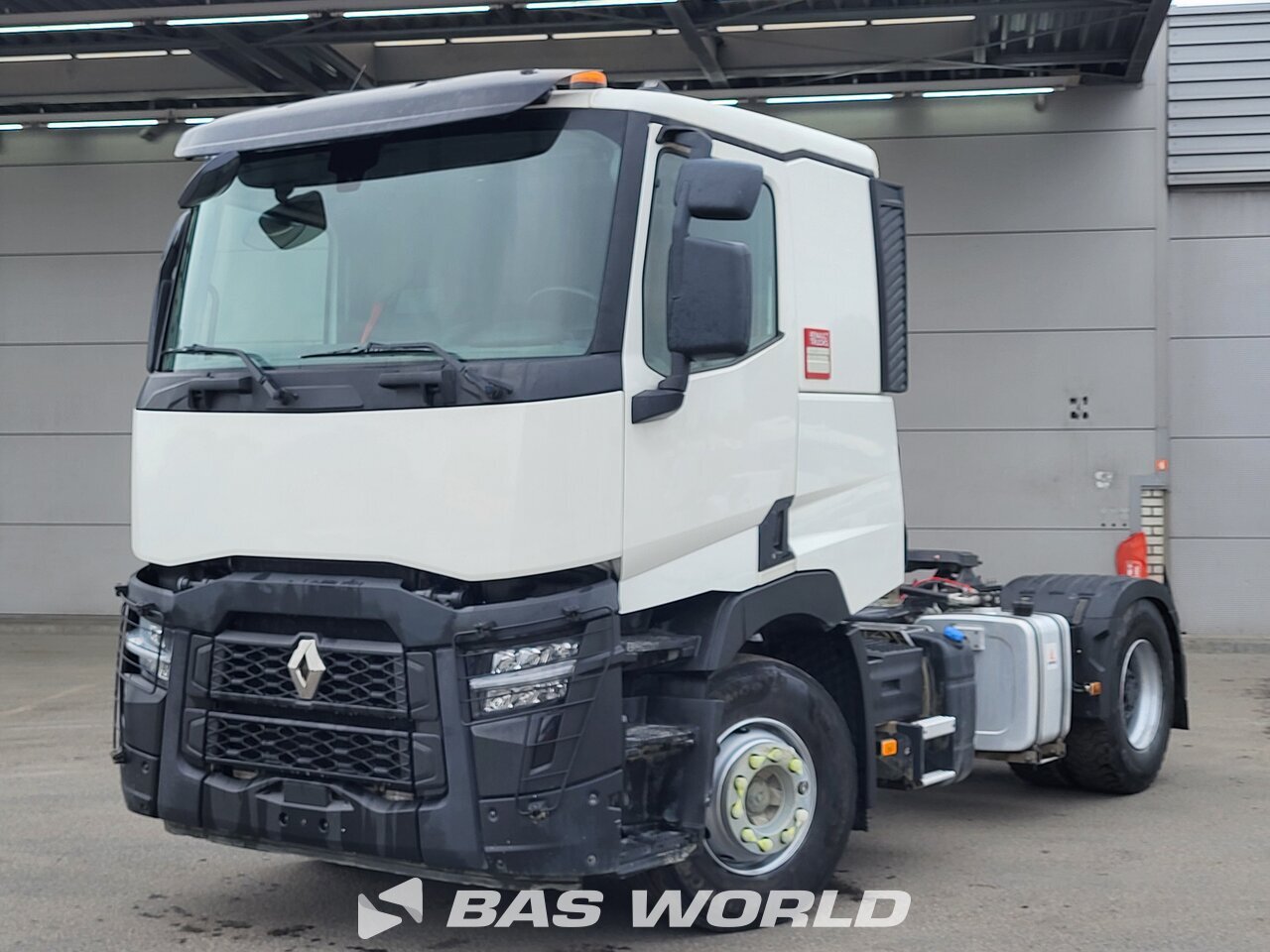 Front left : Renault C 440 4X2 Tracteur routier