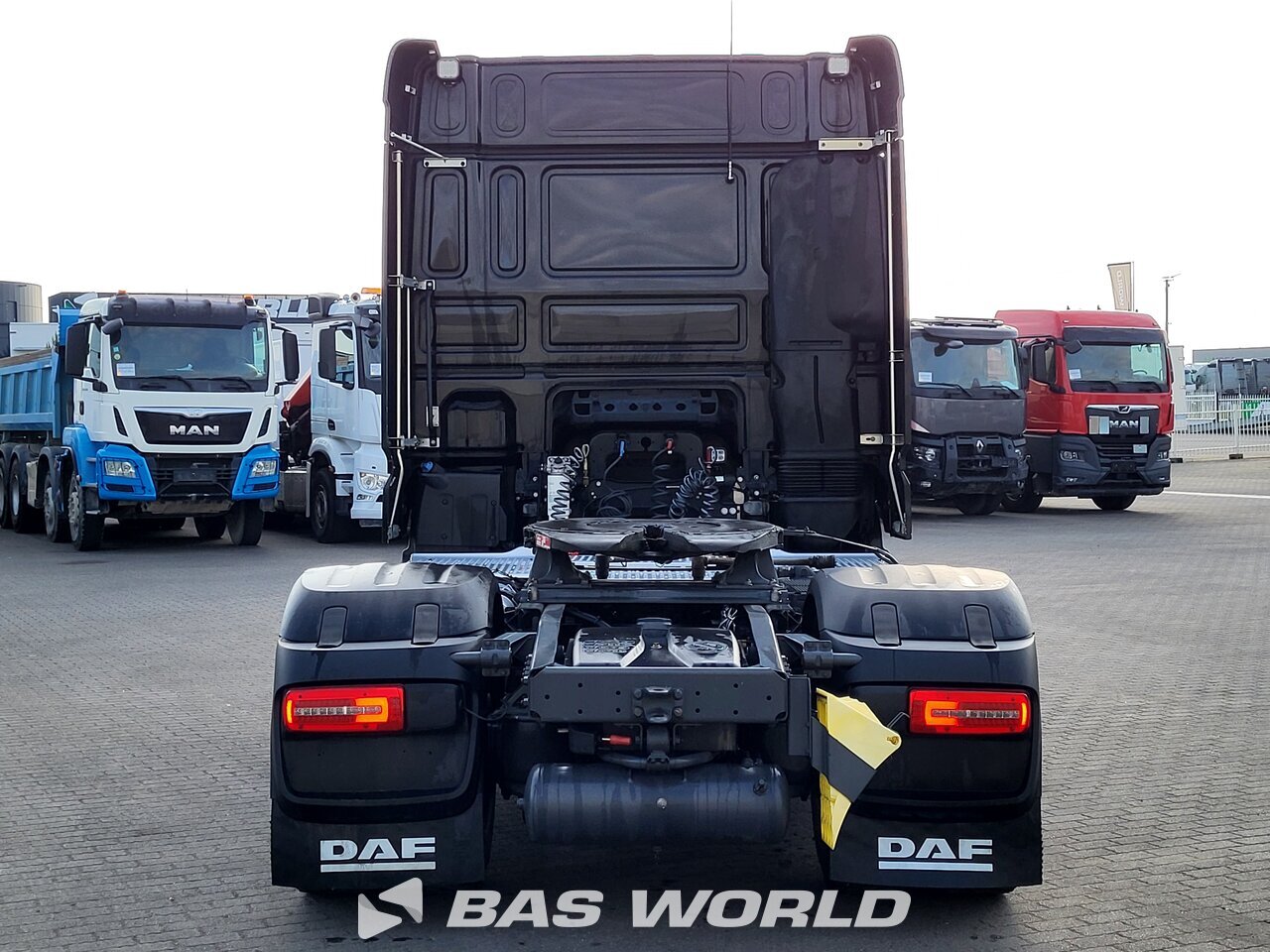 Back : DAF XF 530 4X4 Tracteur routier