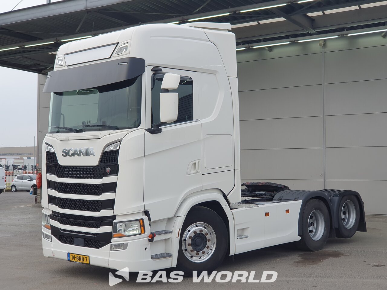 Front left : Scania S500 6X2 Tracteur routier