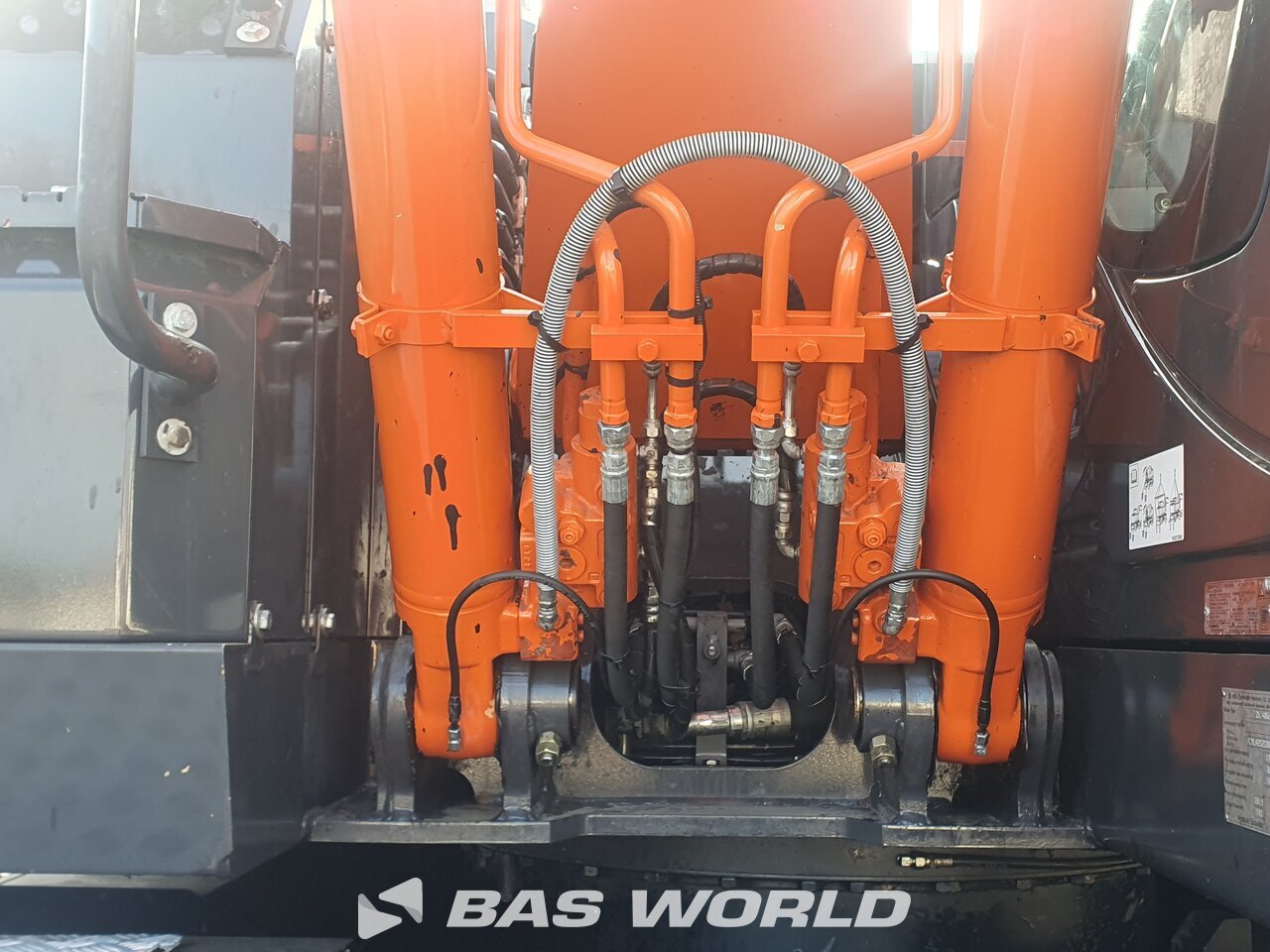 Other : Hitachi ZX140W -6 Pelle sur pneus