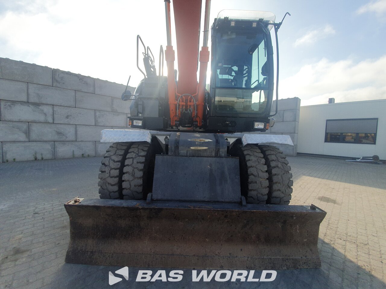 Other : Hitachi ZX140W -6 Pelle sur pneus