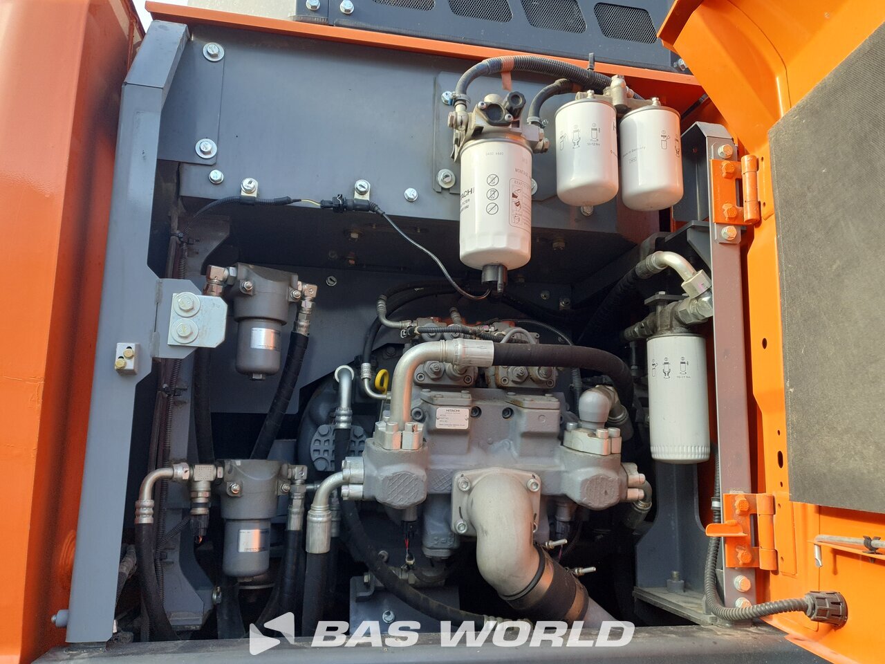 Other : Hitachi ZX140W -6 Pelle sur pneus