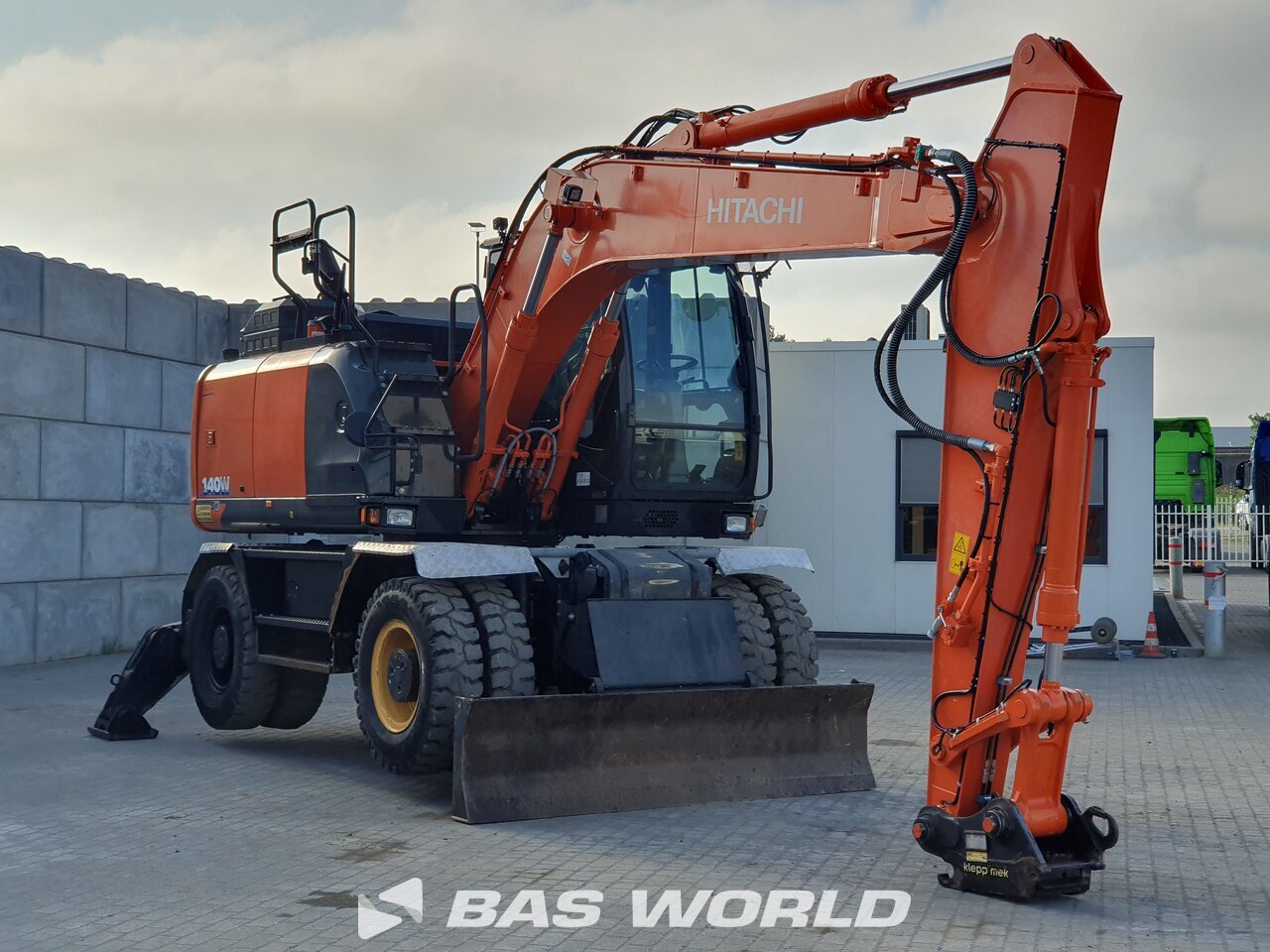 Other : Hitachi ZX140W -6 Pelle sur pneus