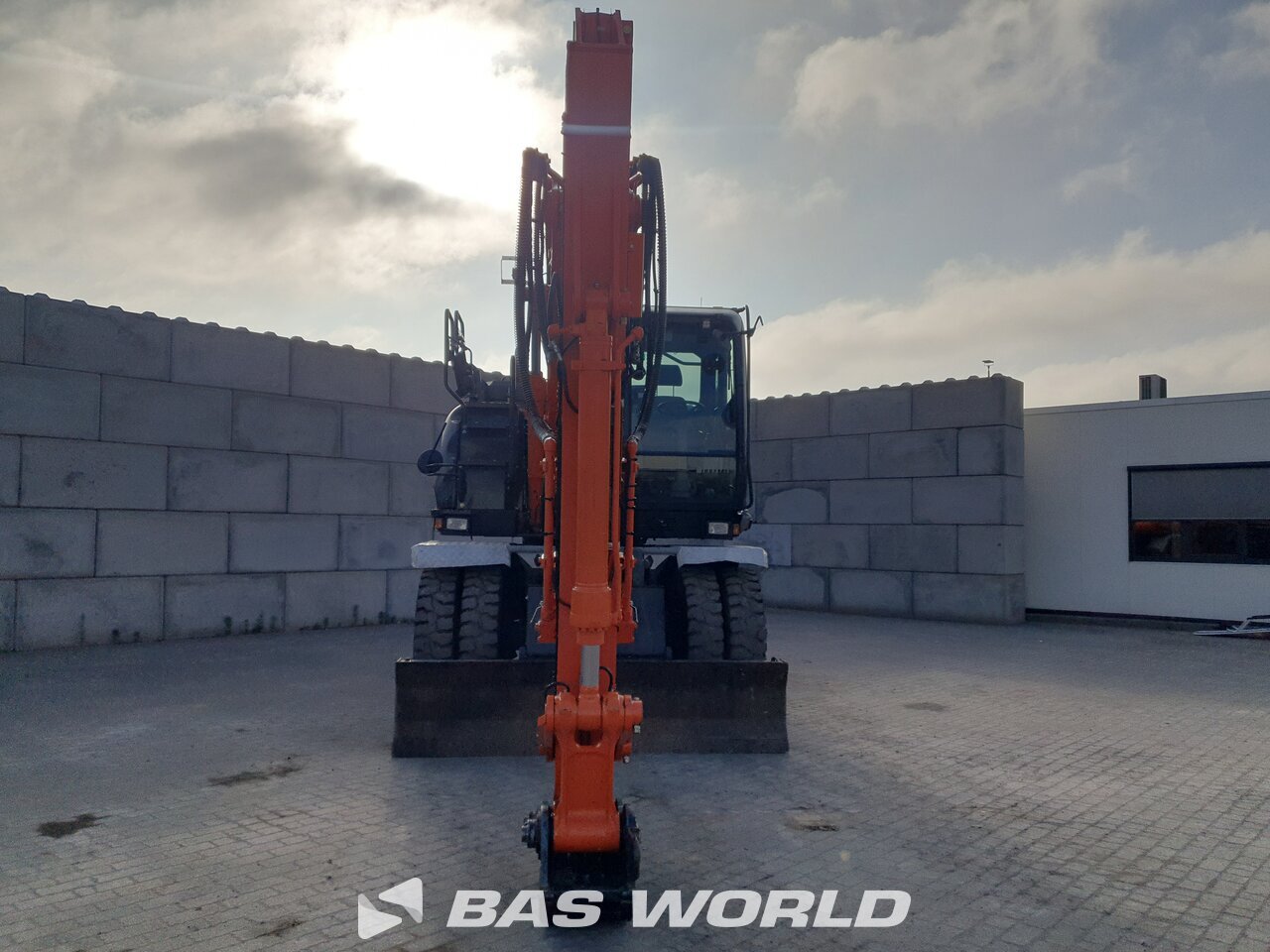 Other : Hitachi ZX140W -6 Pelle sur pneus