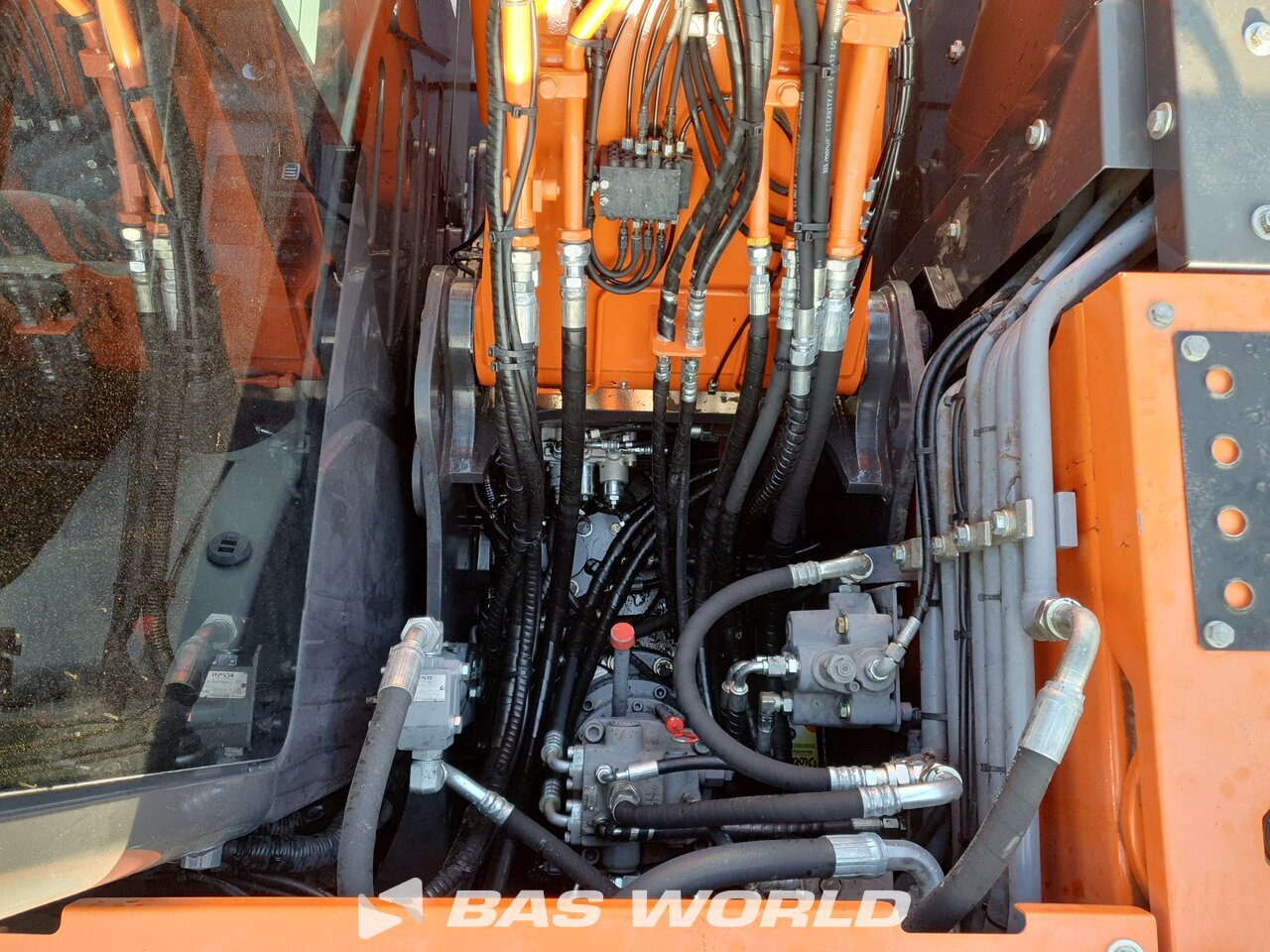 Other : Hitachi ZX140W -6 Pelle sur pneus