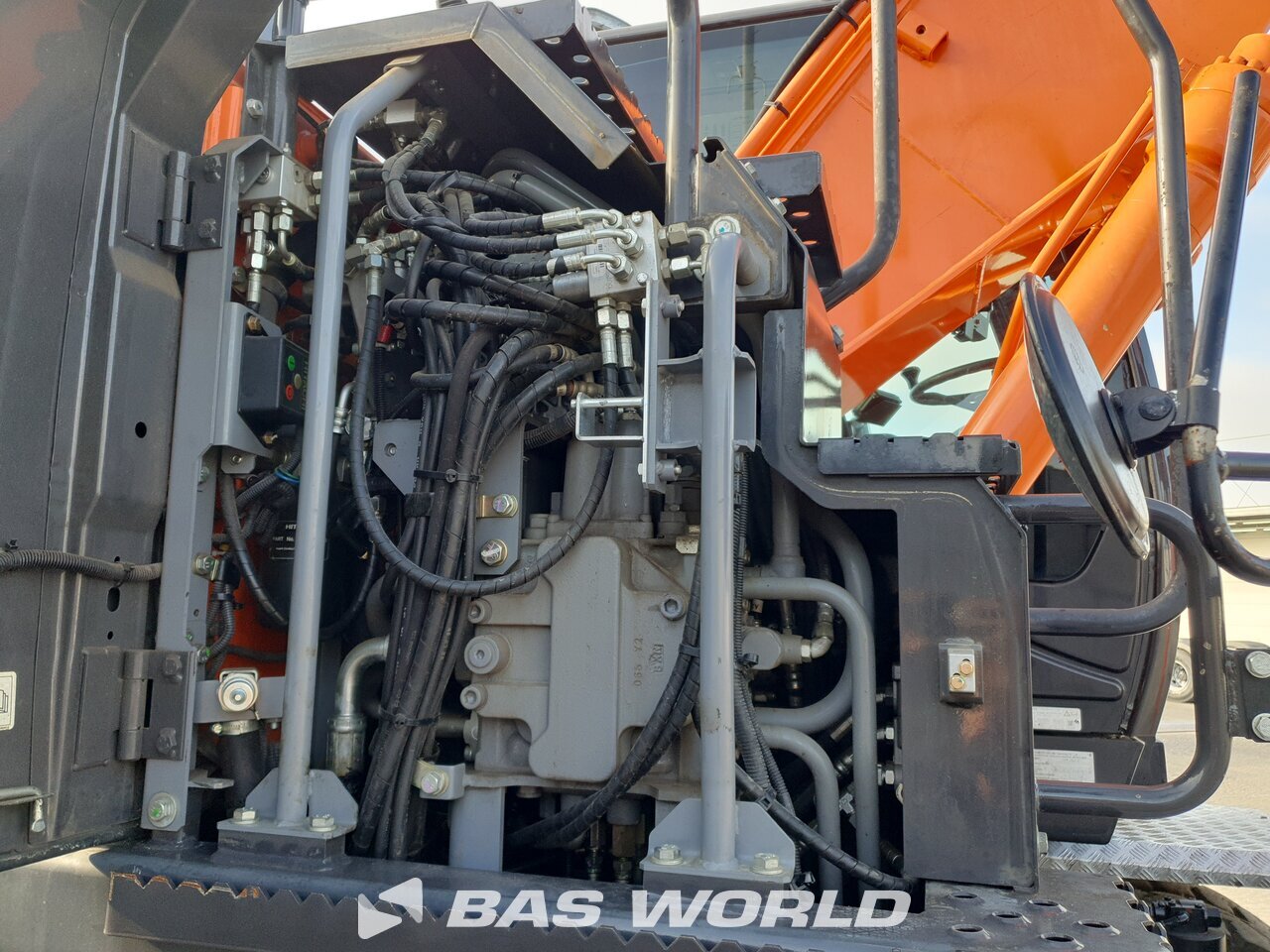 Other : Hitachi ZX140W -6 Pelle sur pneus