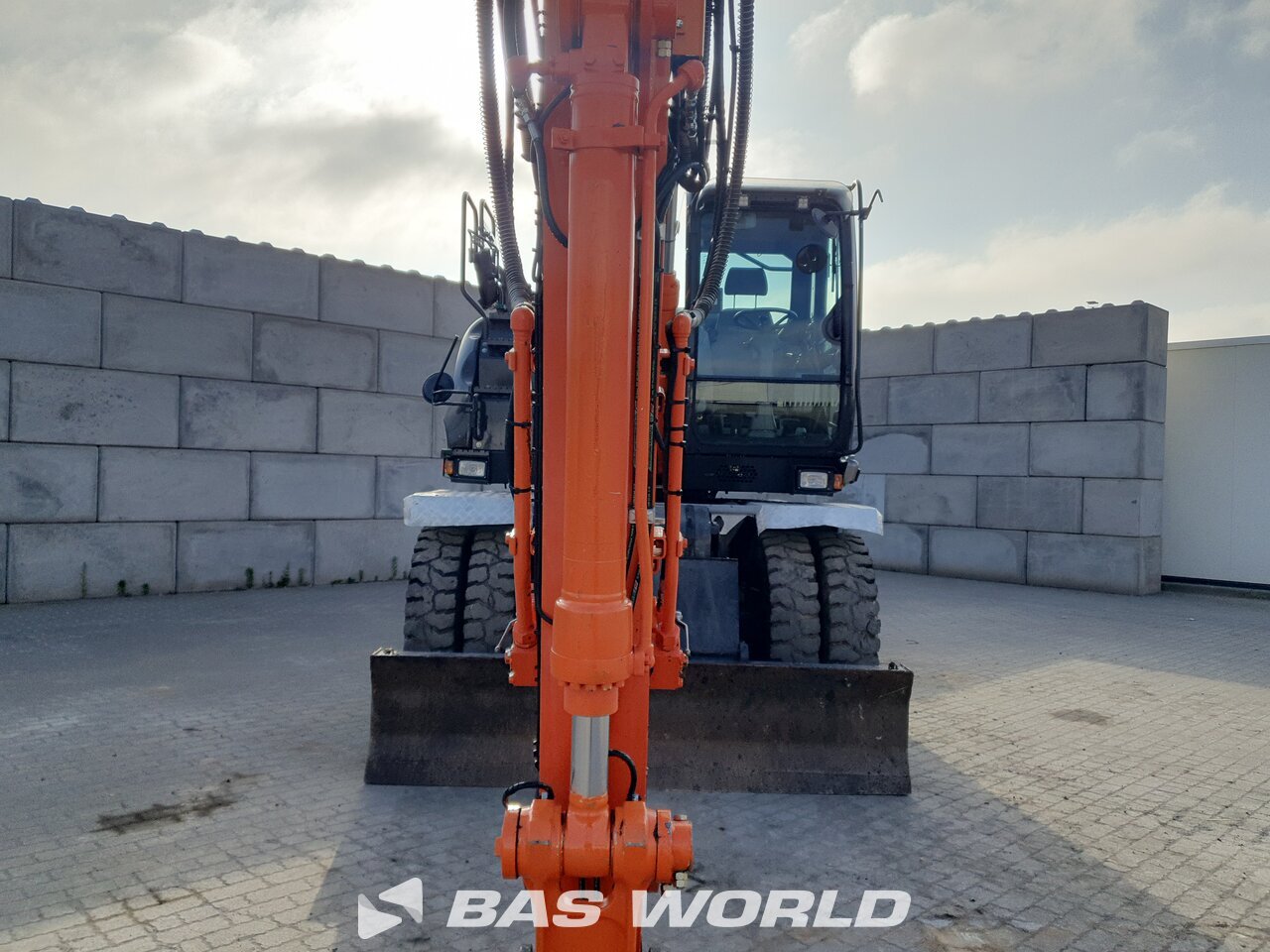Other : Hitachi ZX140W -6 Pelle sur pneus