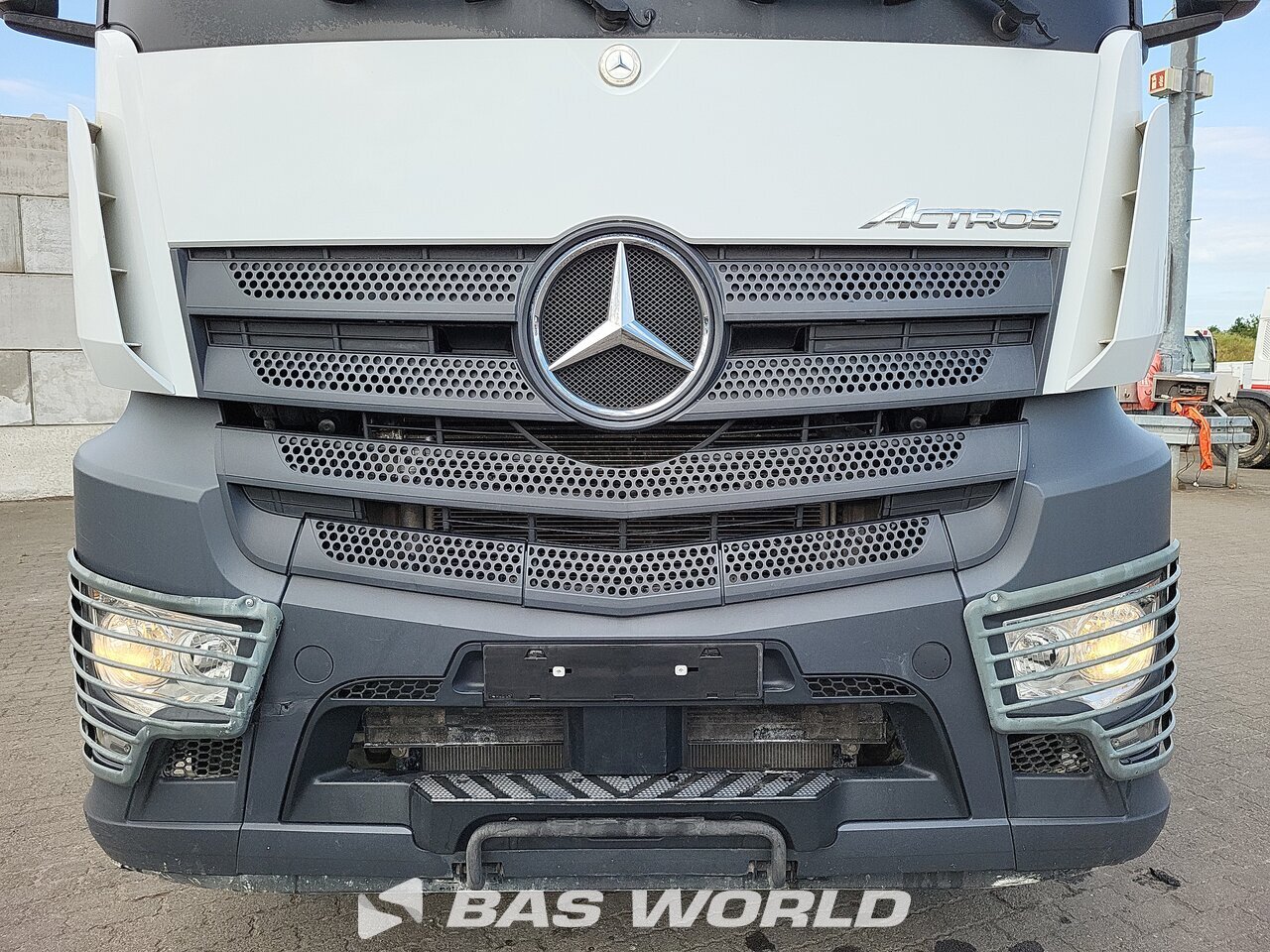 Grille : Mercedes Actros 1845 4X2 Tracteur routier