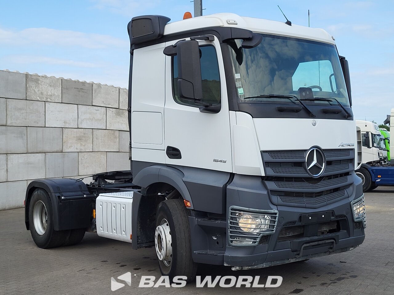 Front right : Mercedes Actros 1845 4X2 Tracteur routier