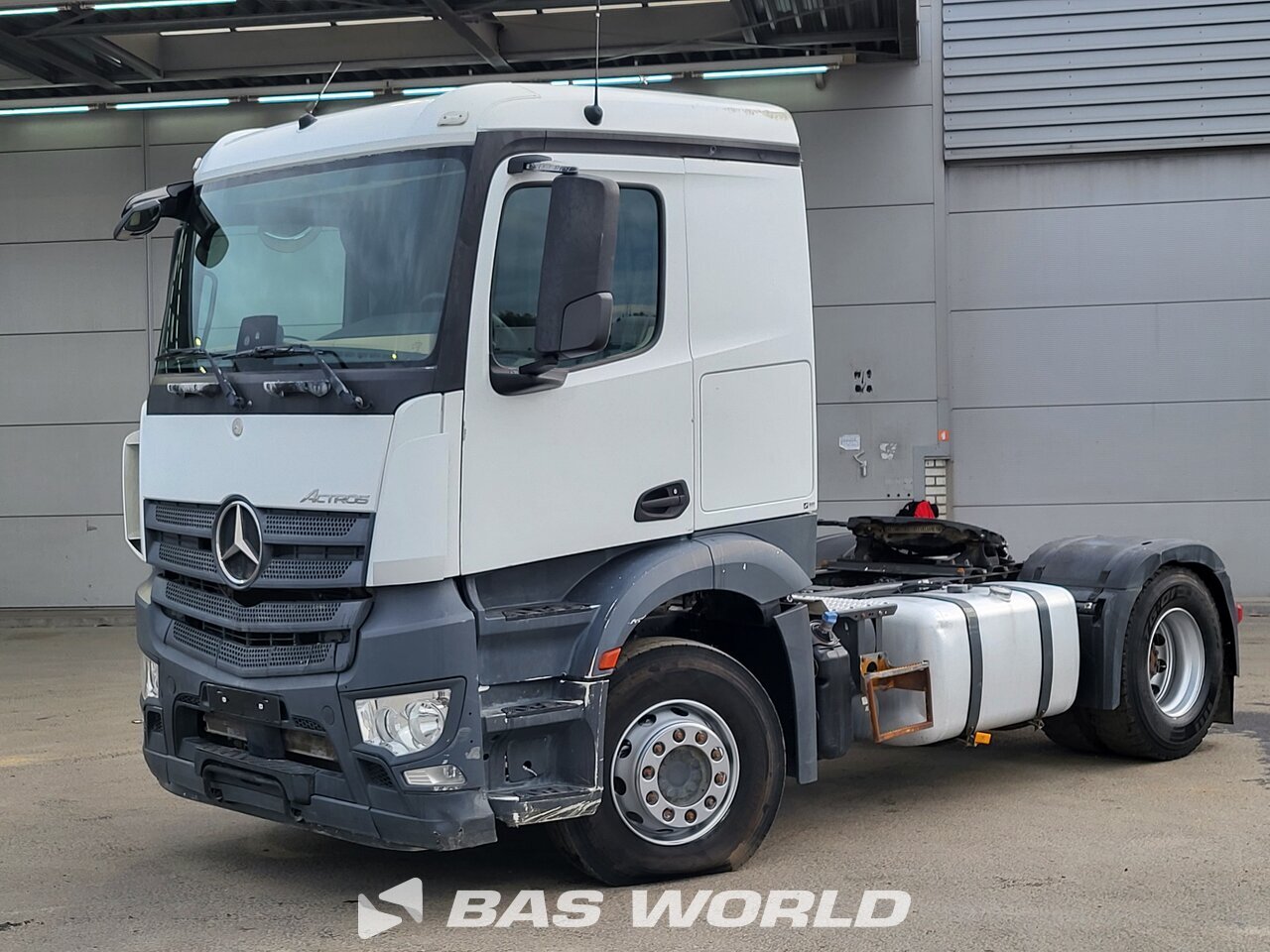 Front left : Mercedes Actros 1845 4X2 Tracteur routier