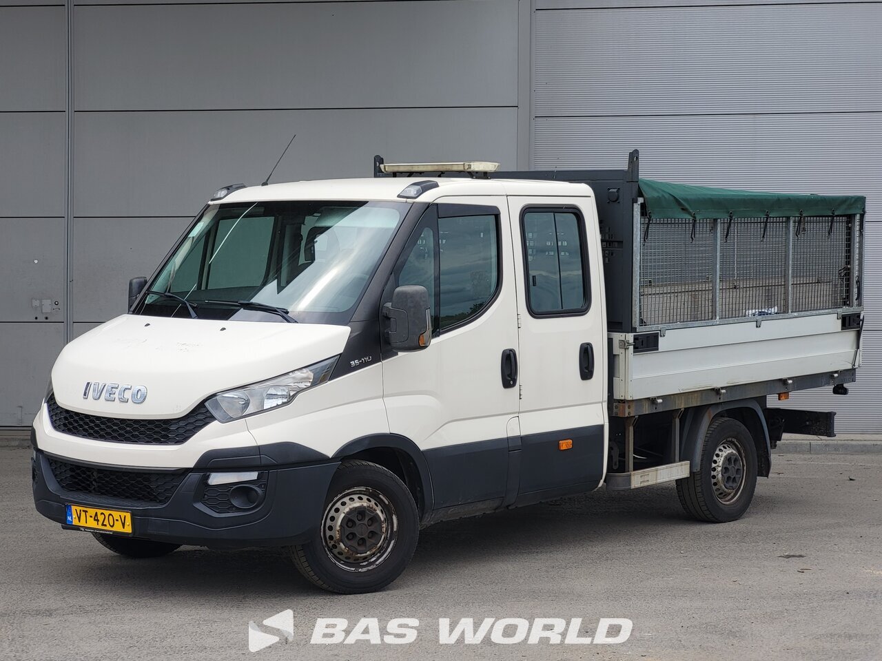 Front left : Iveco Daily 35S11 Ouvert