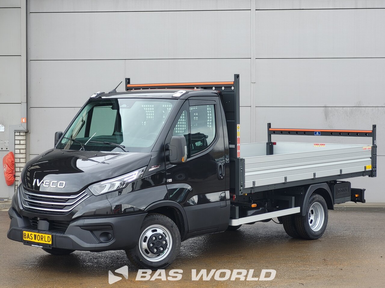 Front left : Iveco Daily 35C21 Ouvert