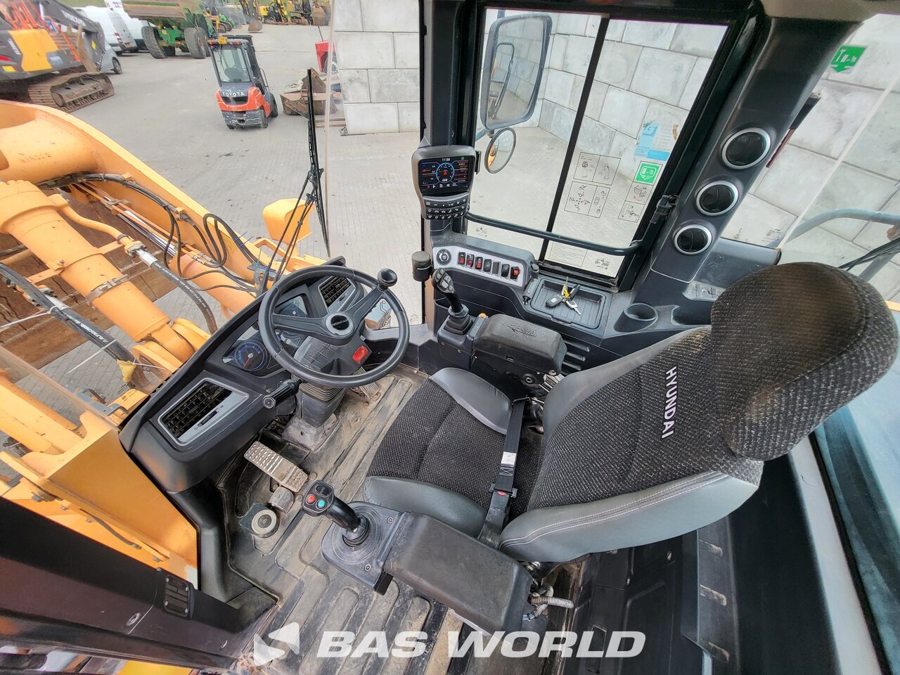 Other : Hyundai HL955 Chargeuse sur pneus