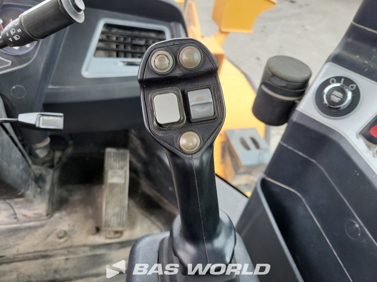 Other : Hyundai HL955 Chargeuse sur pneus