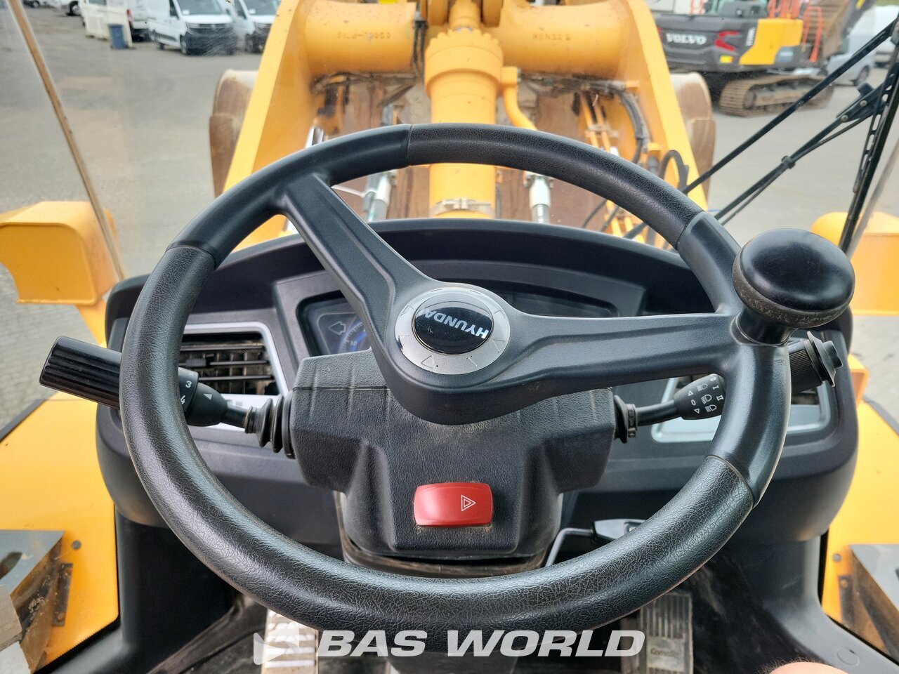 Other : Hyundai HL955 Chargeuse sur pneus