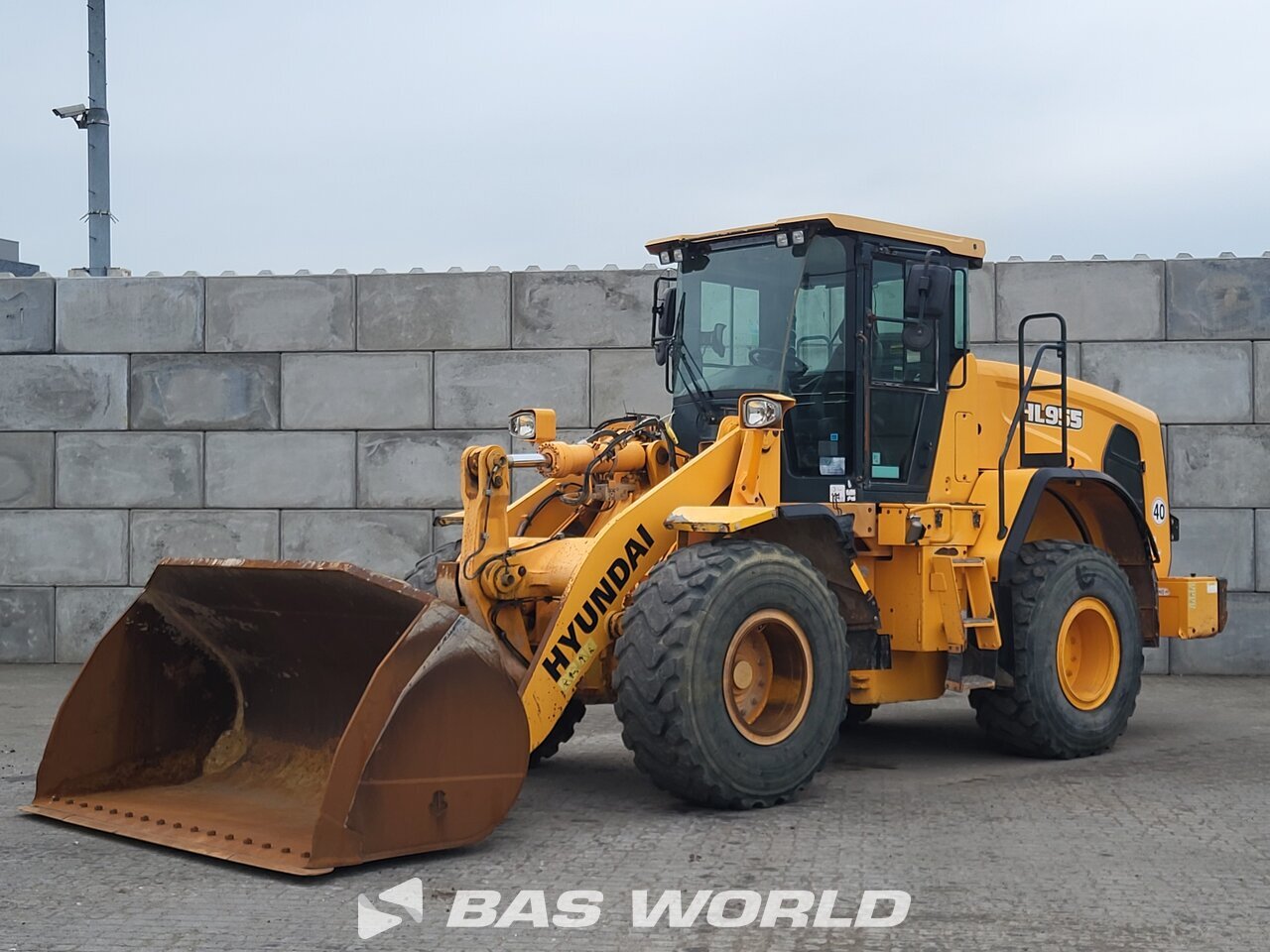 Front left : Hyundai HL955 Chargeuse sur pneus