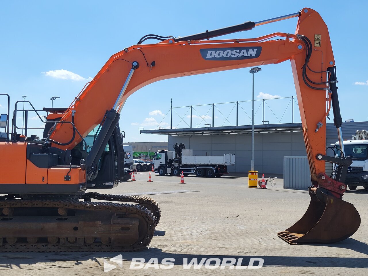 Other : Doosan DX300 LC-5 Pelle sur chenilles
