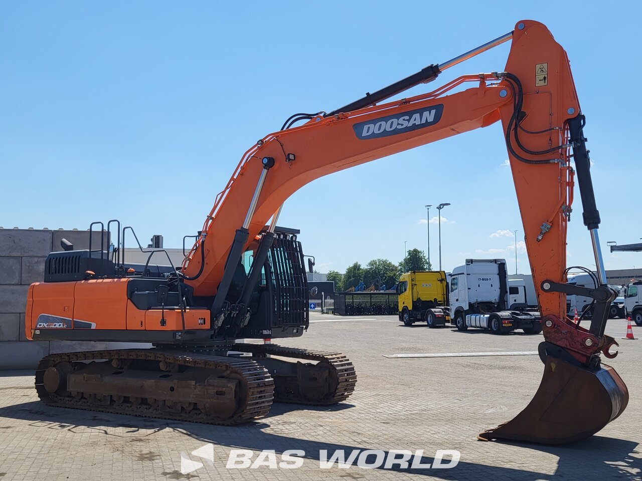 Other : Doosan DX300 LC-5 Pelle sur chenilles