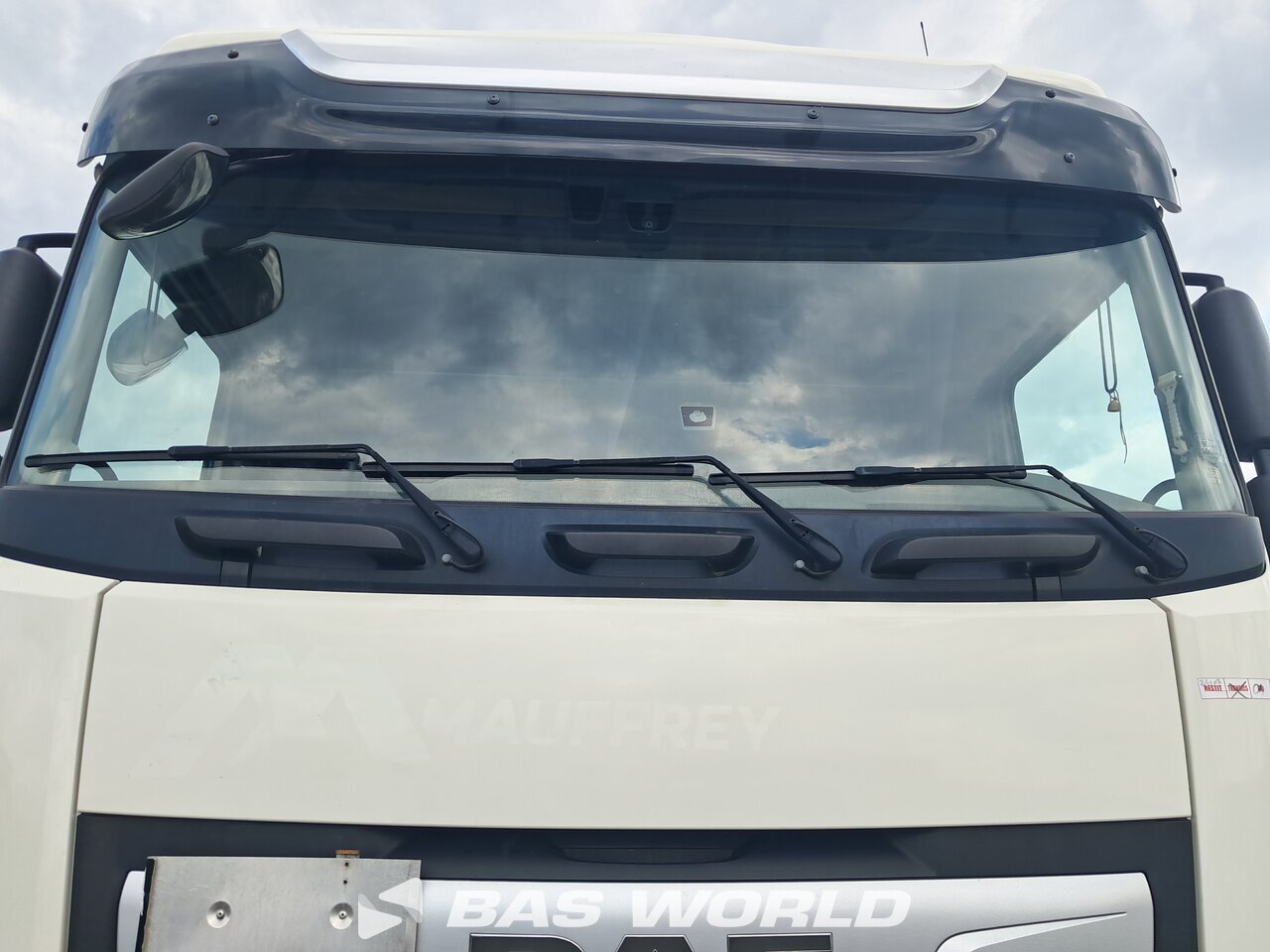 Windshield : DAF XF 480 4X2 Tracteur routier
