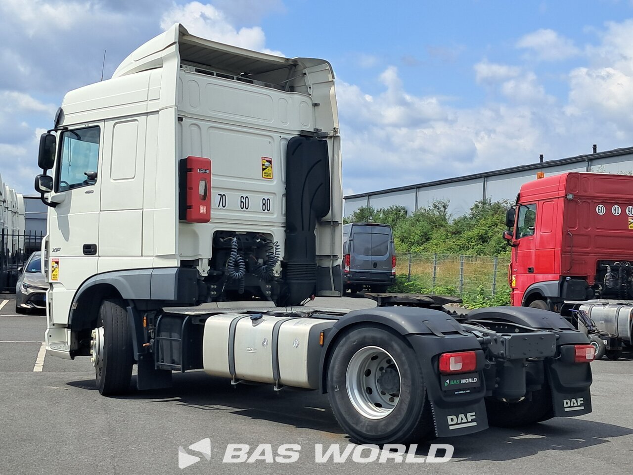 Back left : DAF XF 480 4X2 Tracteur routier