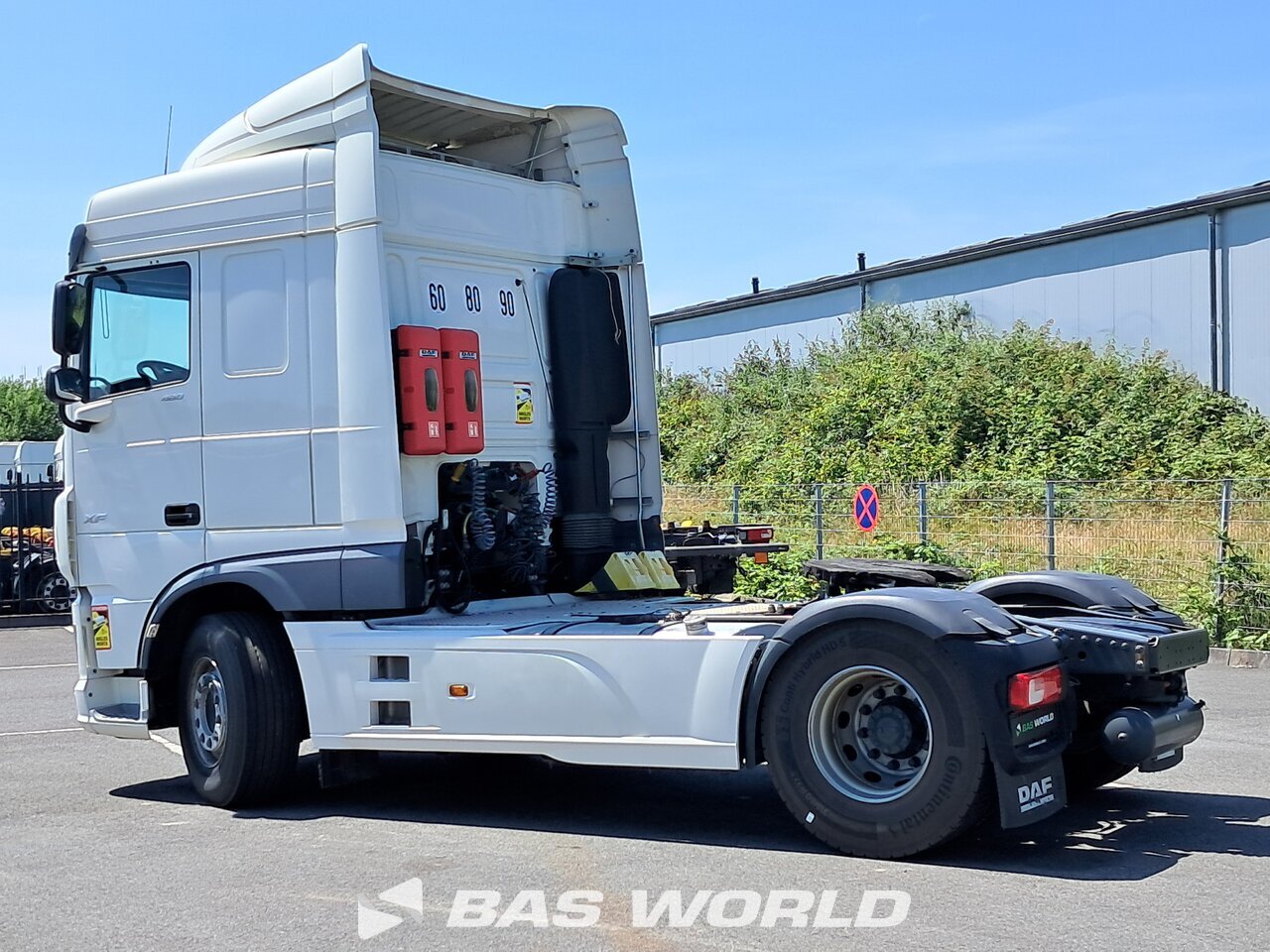 Back left : DAF XF 480 4X2 Tracteur routier