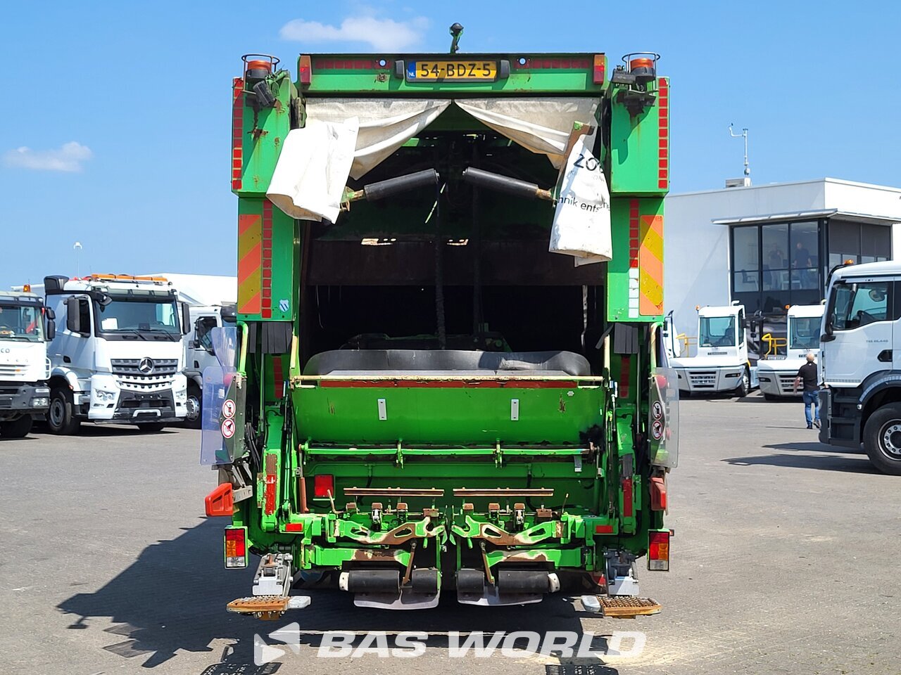 Other : Volvo FE 320 6X2 Zoeller. Type: MEDXL0A Camion d'ordures