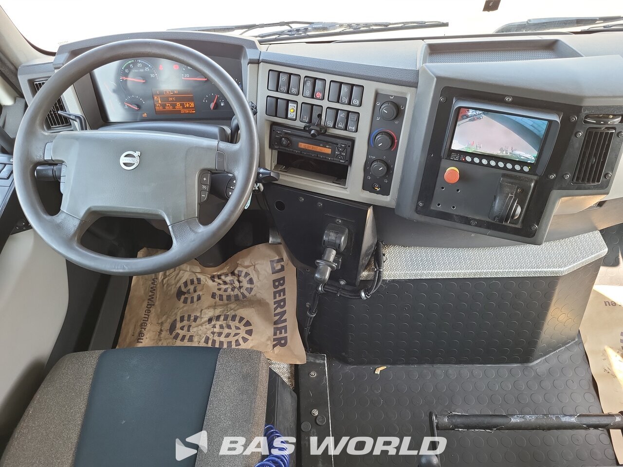 Other : Volvo FE 320 6X2 Zoeller. Type: MEDXL0A Camion d'ordures