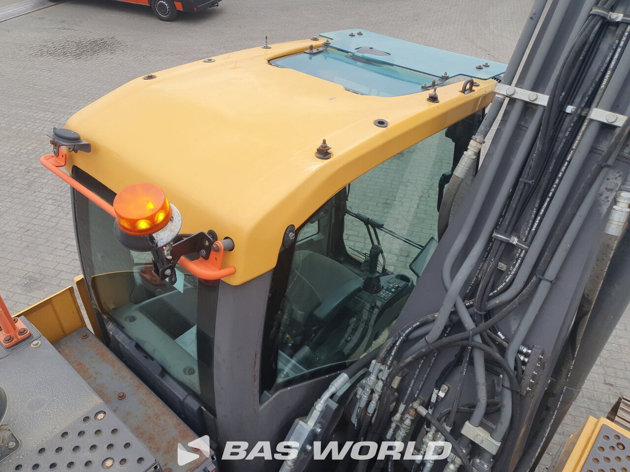 Other : Volvo EC220 E L Pelle sur chenilles