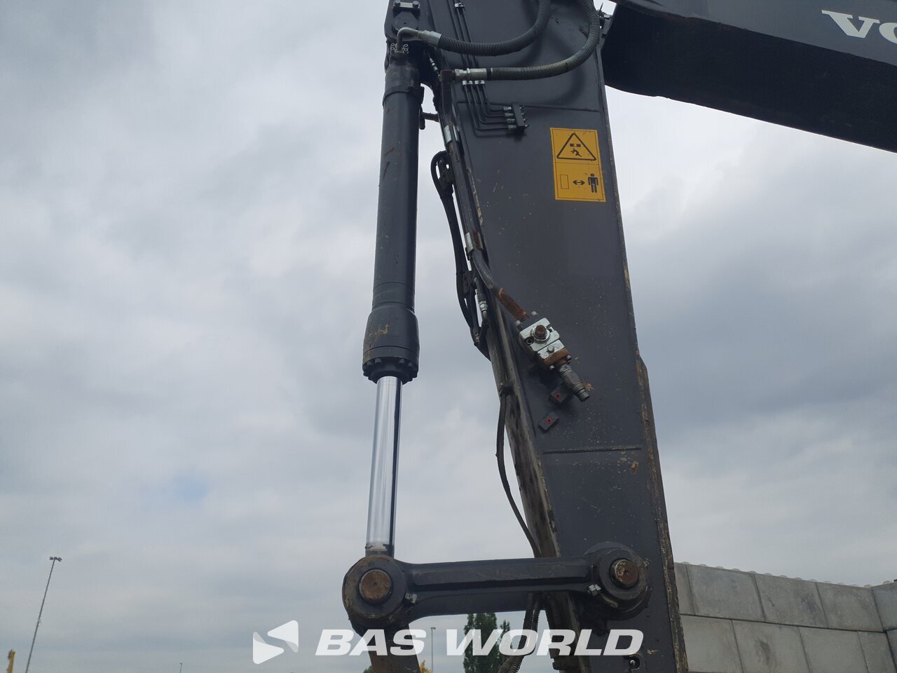 Other : Volvo EC220 E L Pelle sur chenilles