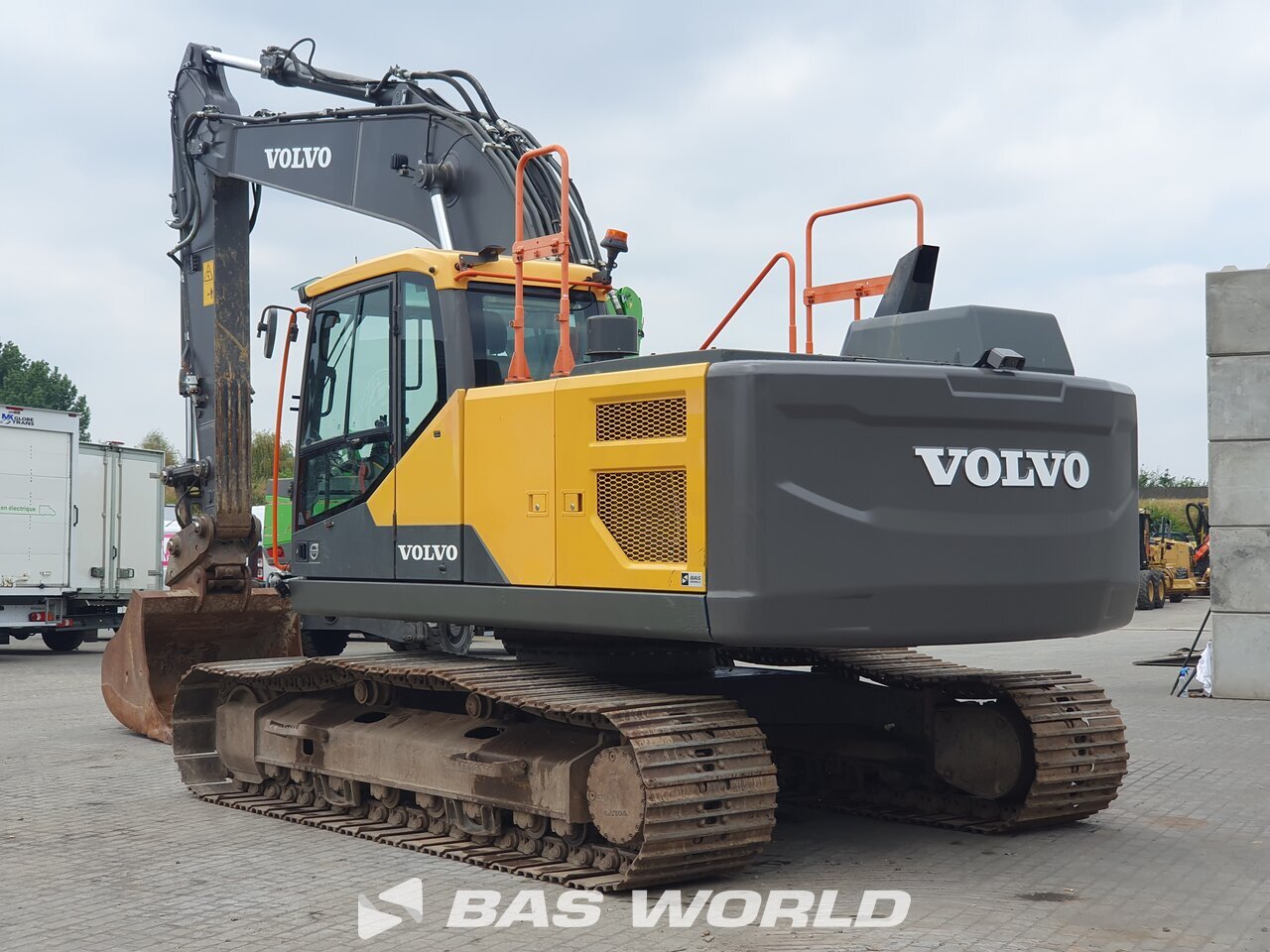 Other : Volvo EC220 E L Pelle sur chenilles