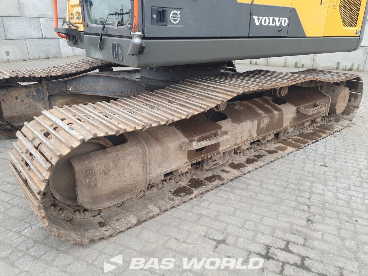 Other : Volvo EC220 E L Pelle sur chenilles