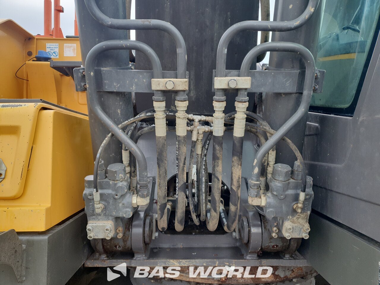 Other : Volvo EC220 E L Pelle sur chenilles