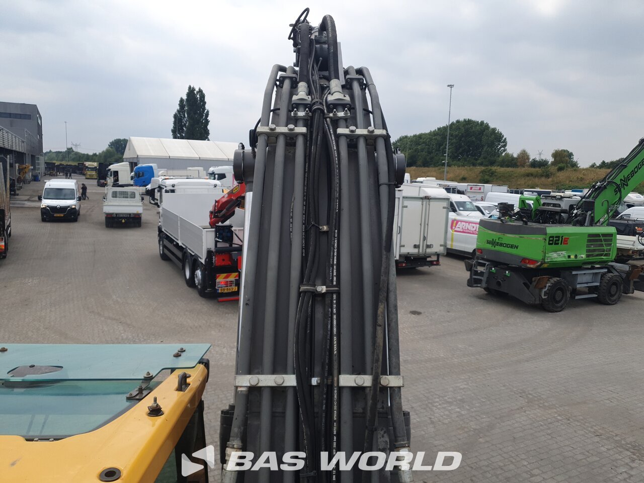 Other : Volvo EC220 E L Pelle sur chenilles