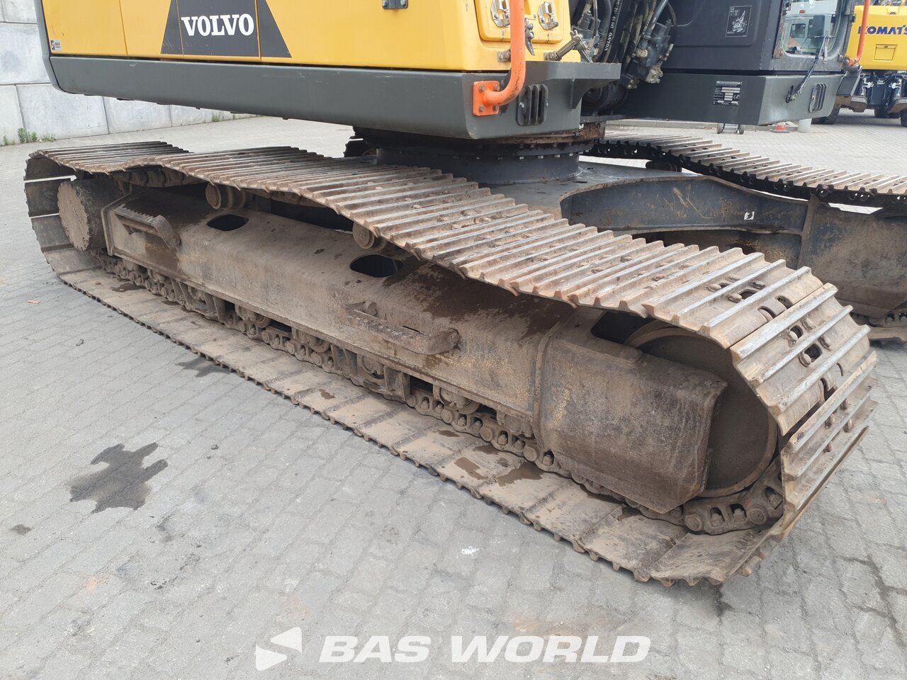 Other : Volvo EC220 E L Pelle sur chenilles